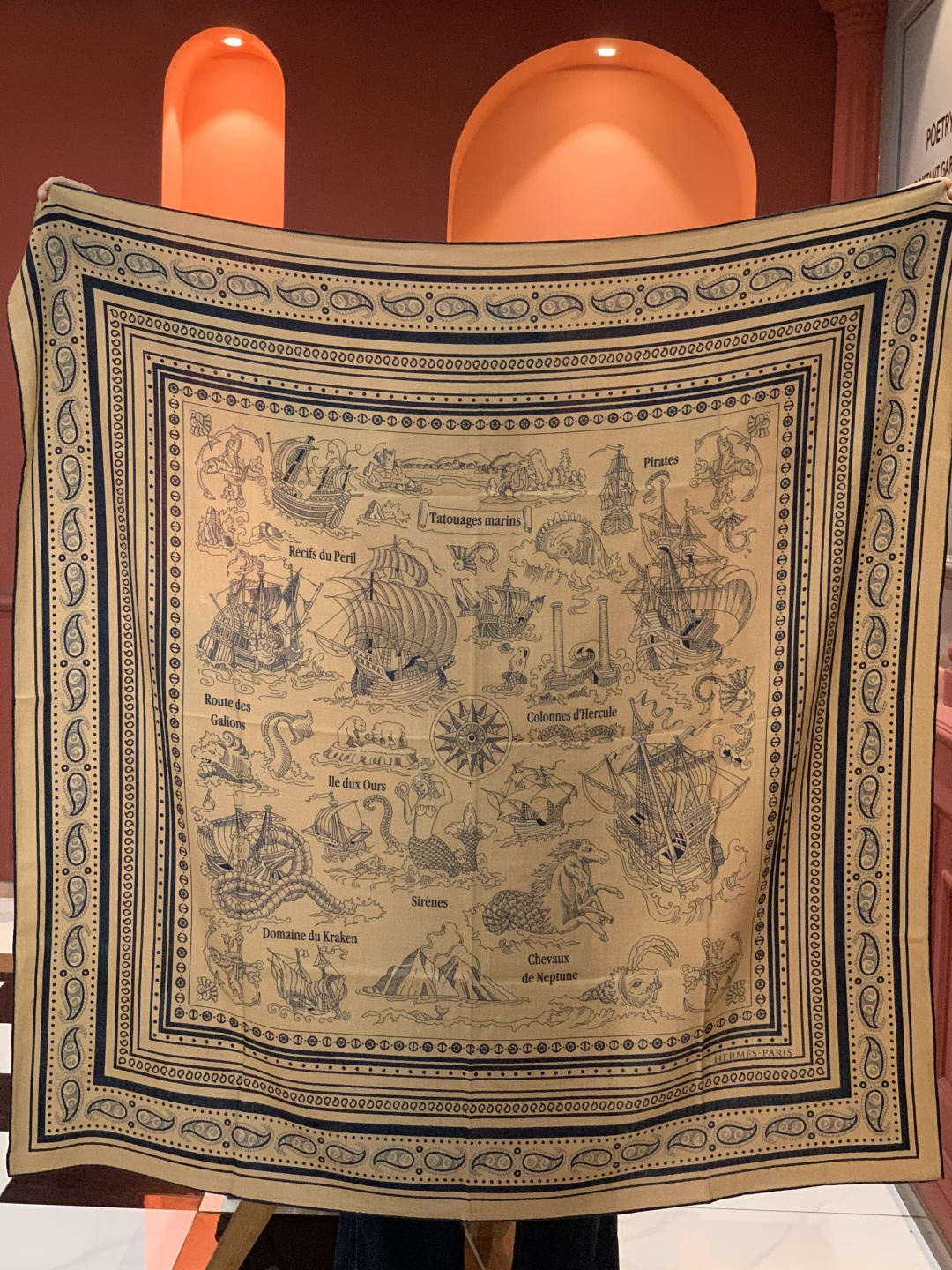 羊绒新款🆕👏👏买了都说好看‼️推荐💕爱马仕双面同色羊绒方巾【水手纹身双面同色140】，顶级工艺超值‼️爱