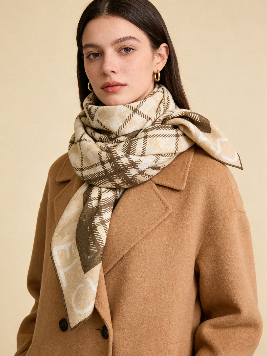 2025秋冬高级成衣系列～Chanel 【140双面同色丝绒披肩】此系列谱写一曲自由轻灵的赞歌本系列作品