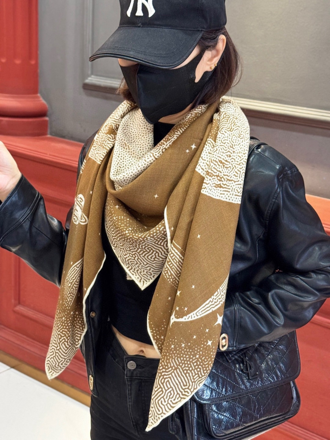 HERMES爱马仕新款|月光飞马Clair de Lune羊绒和真丝披肩，手工卷边(70%羊绒，30%真