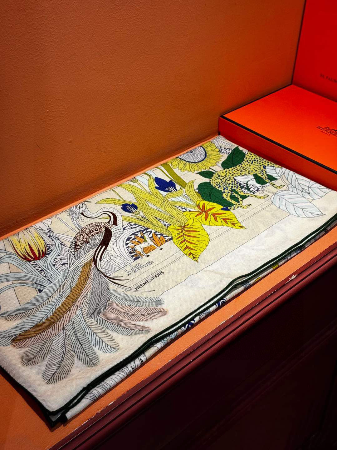 羊绒新款🆕👏买了都说好看‼️推荐💕爱马仕双面同色羊绒方巾，【奇珍乐园双面同色140】顶级工艺超值‼️爱马