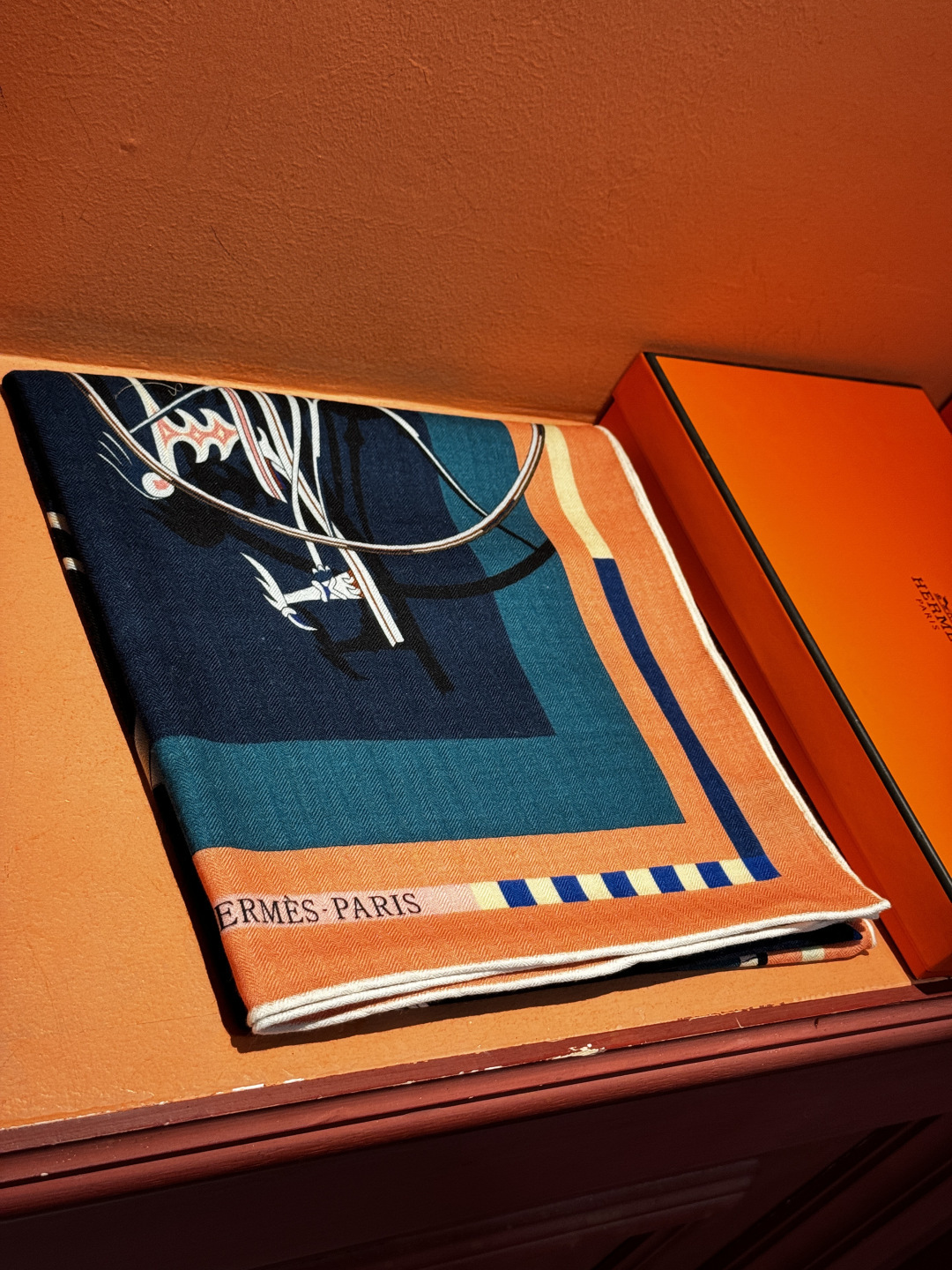 ❄️【双面同色】原单爱马仕140cm丝绒方巾💕 《平衡马车》，没有体验过野村大辅的豪华马车，就不算拥有丰