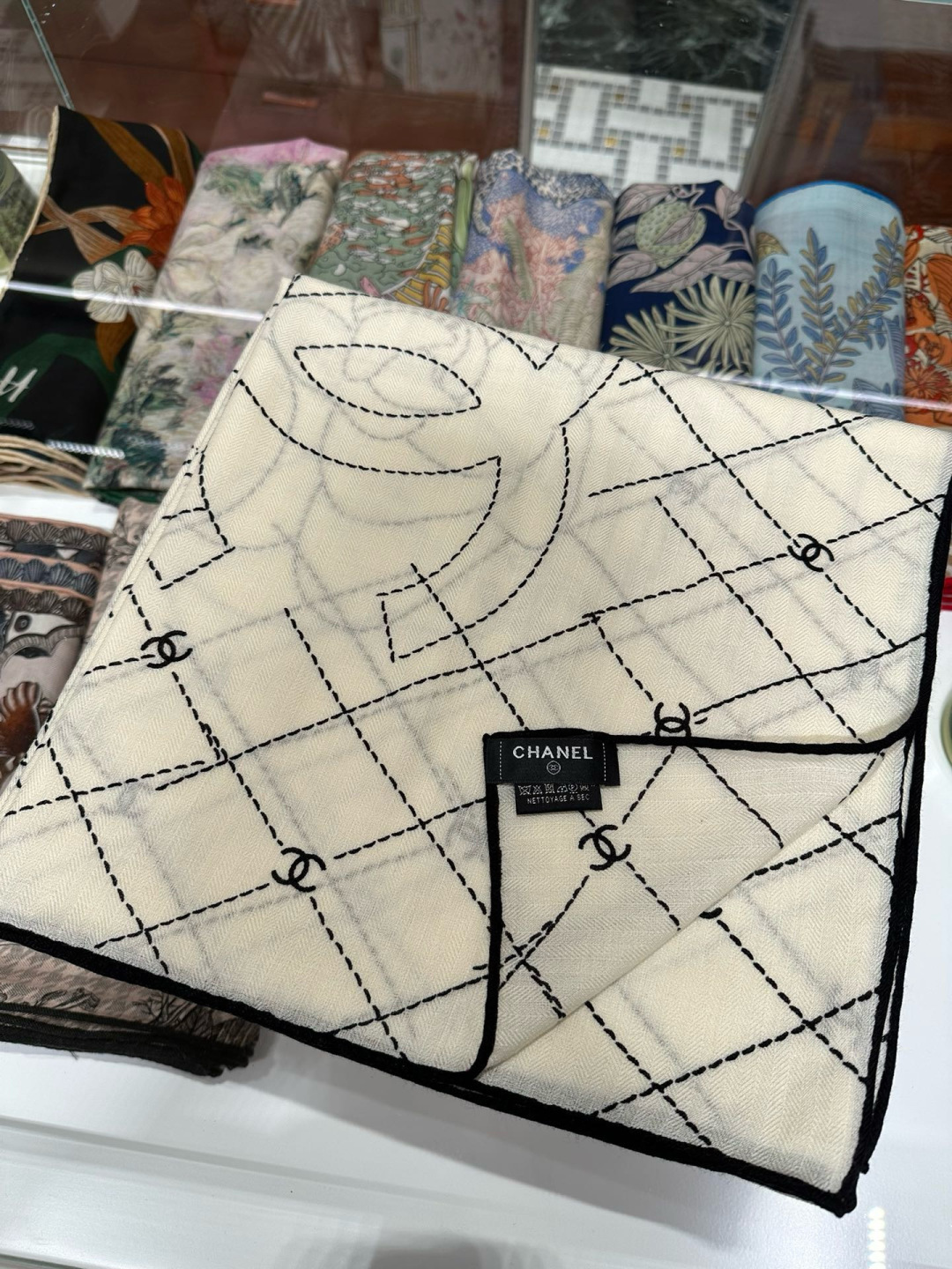 【升级双面同色 加密面料】 上新❤️ 140*140台版印花 黑白二色 高级都市新贵！山茶花的再一次邂逅