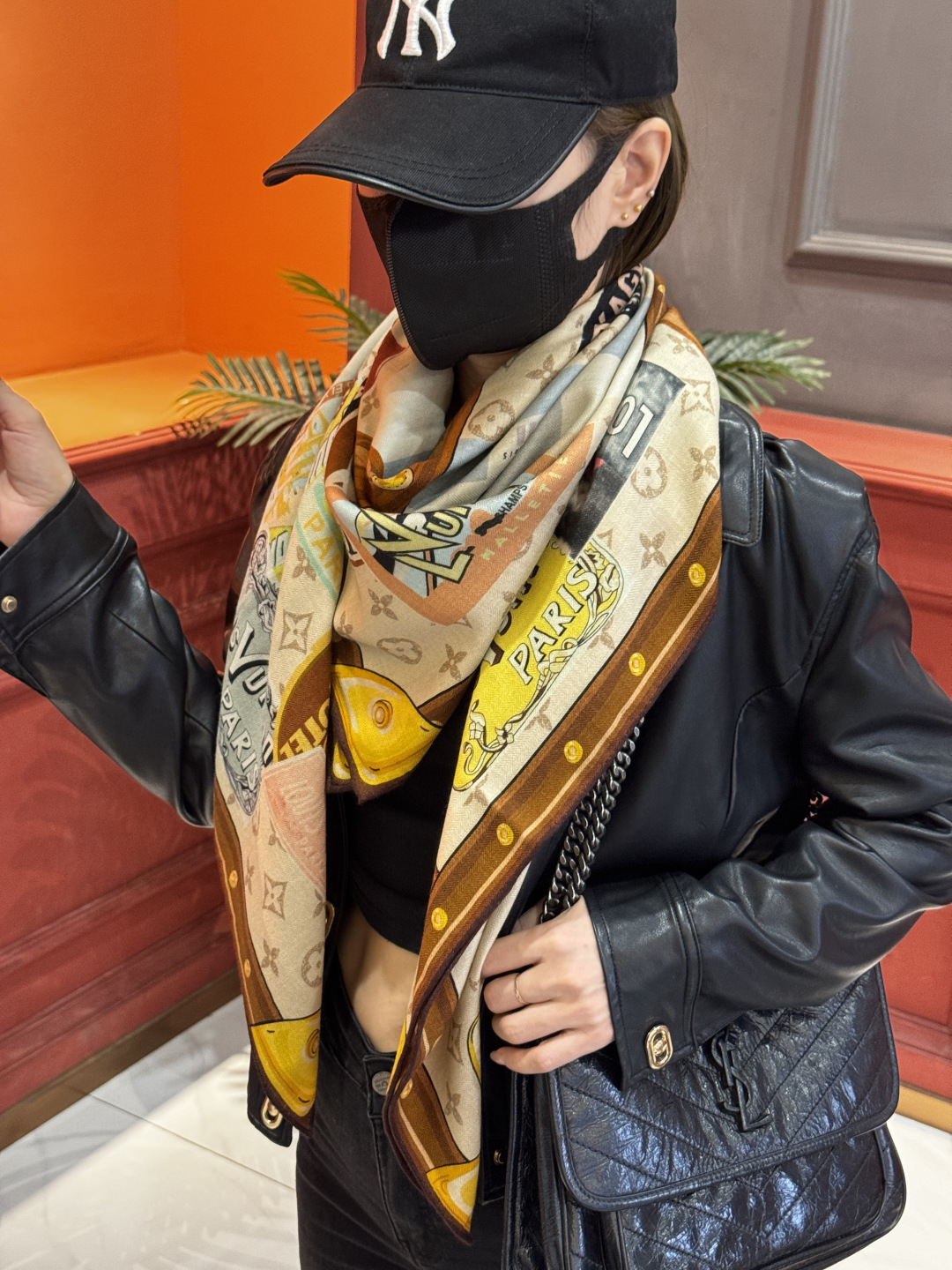 【LV】上新❤️ 路易威登 一款值得品细节的高货抠细节，从一个小块的配色去打败市场货140方巾 二个配色