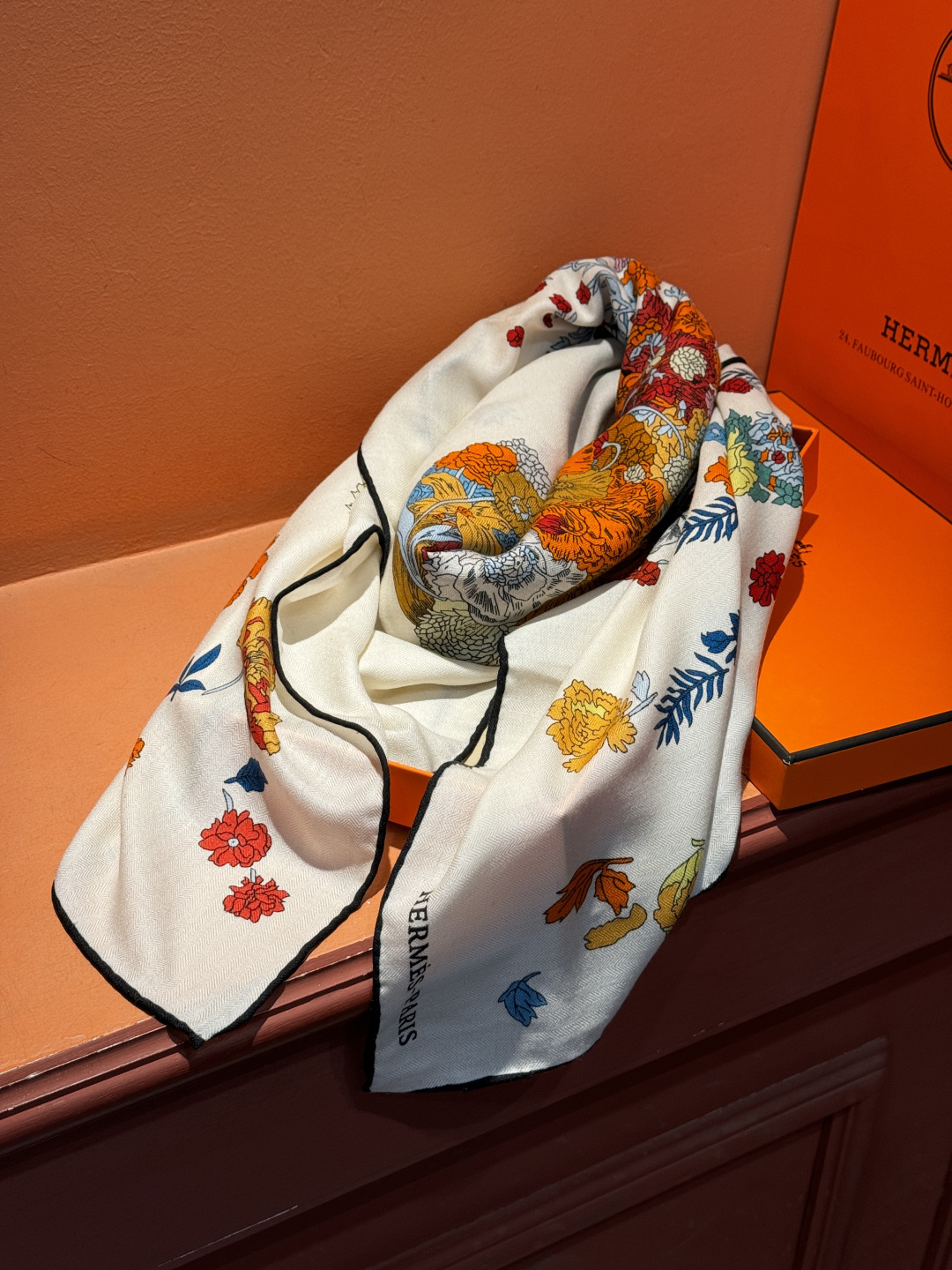 ❤ 双面同色【▪️卓尔不凡，高级有气场！！】非常抬人，带点故事的精彩！永远加分的hermes艺术单品！美