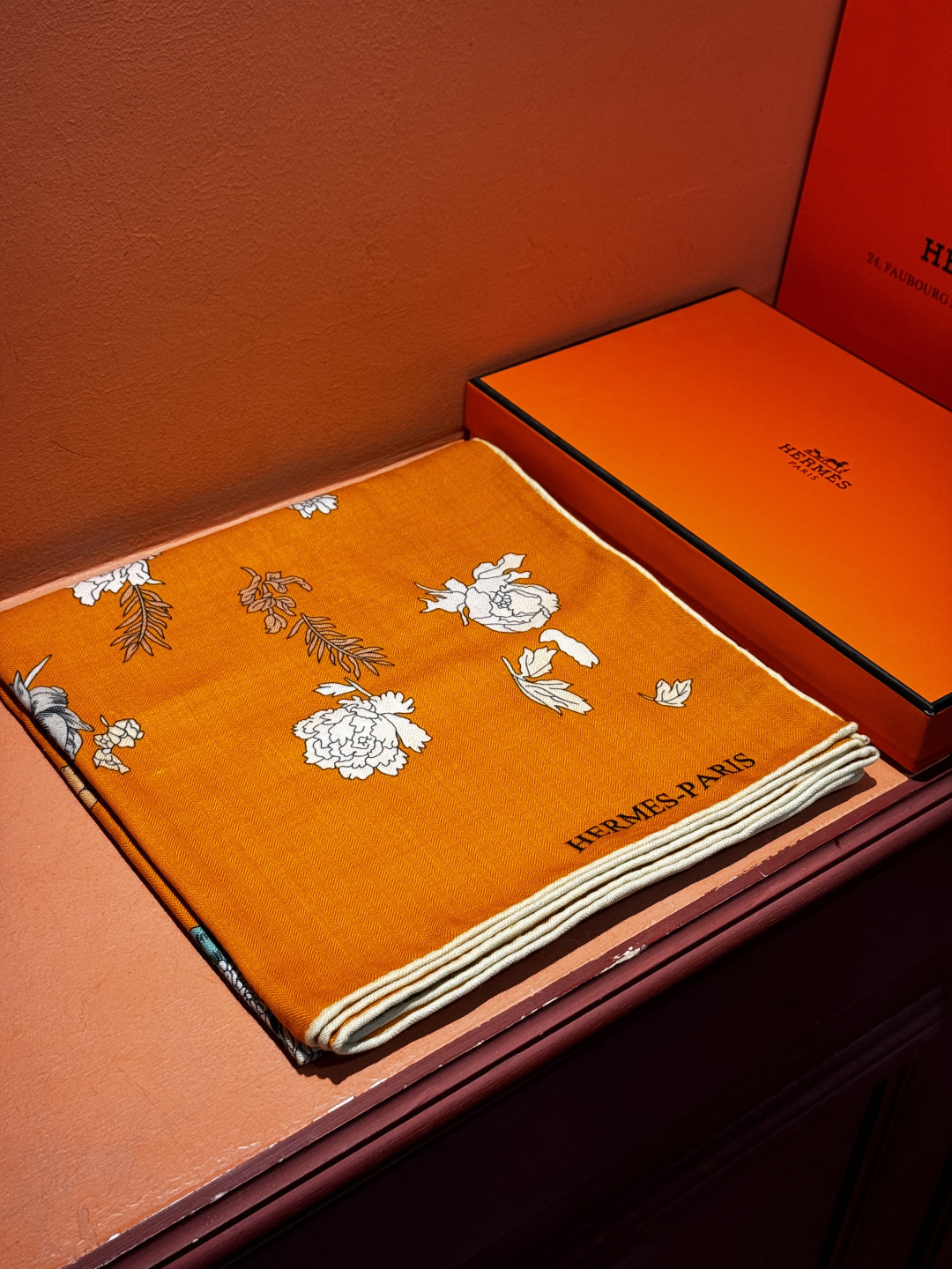 ❤ 双面同色【▪️卓尔不凡，高级有气场！！】非常抬人，带点故事的精彩！永远加分的hermes艺术单品！美