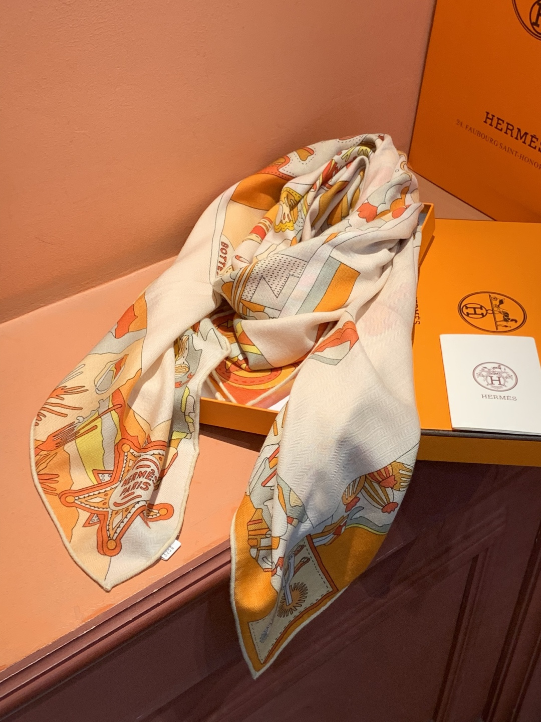 羊绒新款🆕👏👏买了都说好看‼️推荐💕爱马仕双面同色羊绒方巾【双面同色140】，顶级工艺超值‼️爱马仕专柜