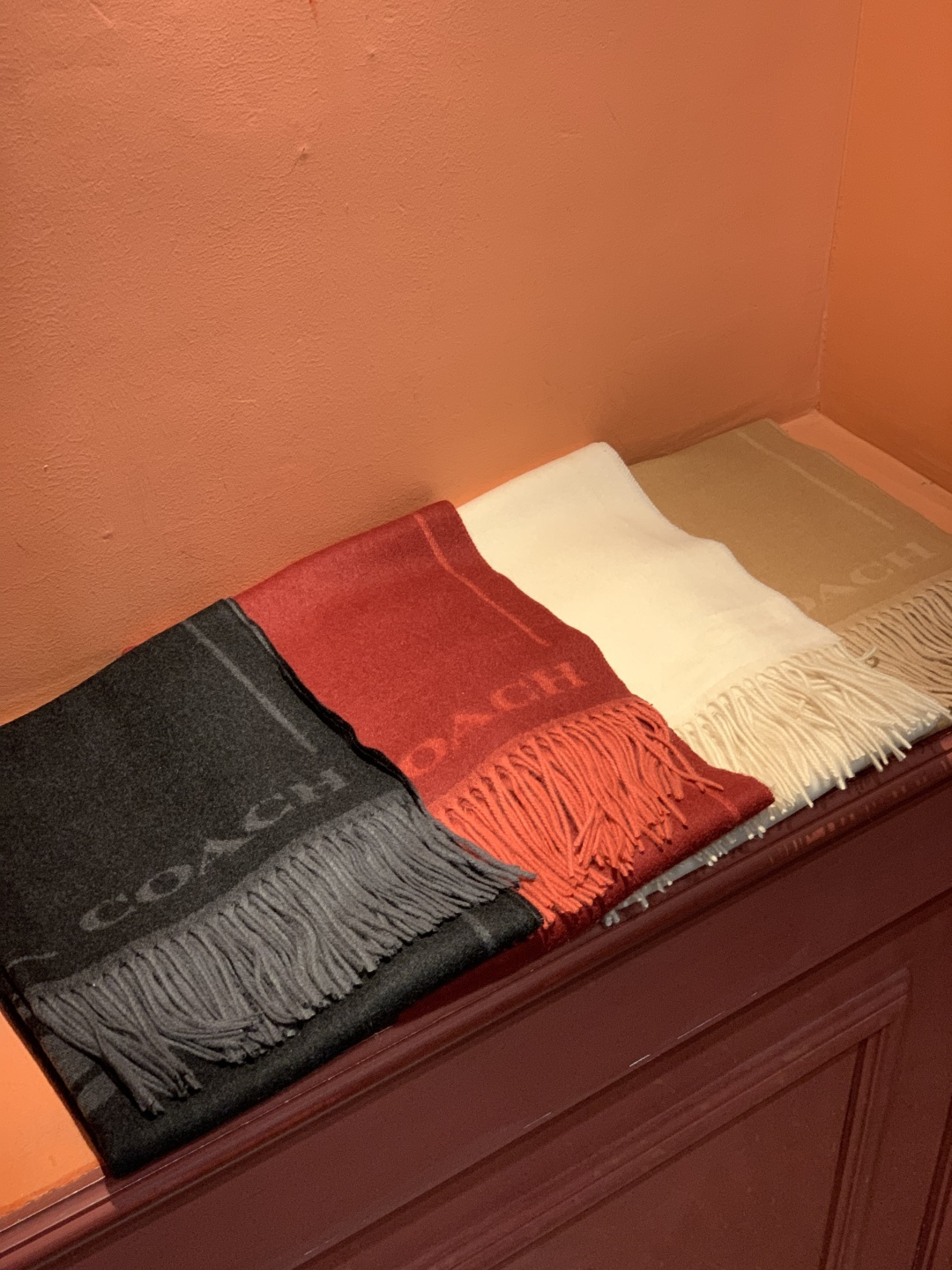 蔻驰 2025年新款到！Coach爆款！披肩也太好看了吧！不仅有颜值还有品质，手感超级软糯和舒服，尺寸1