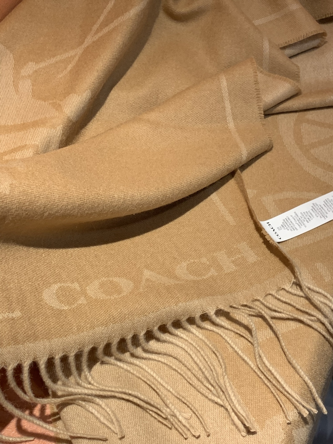 蔻驰 2025年新款到！Coach爆款！披肩也太好看了吧！不仅有颜值还有品质，手感超级软糯和舒服，尺寸1