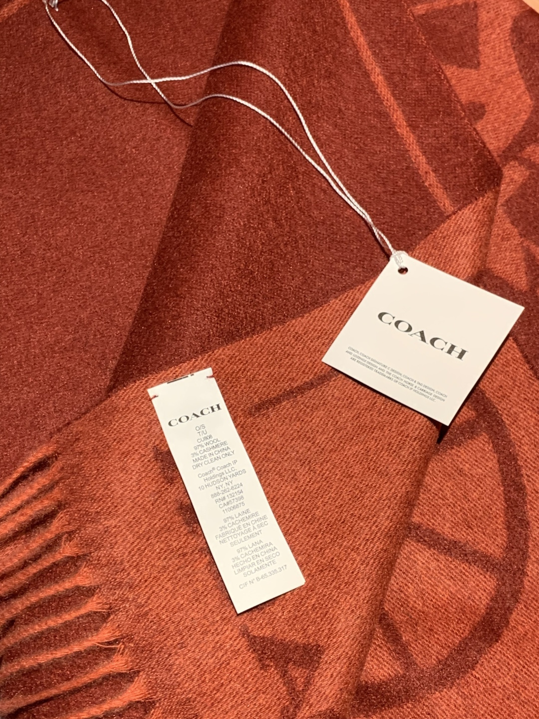 蔻驰 2025年新款到！Coach爆款！披肩也太好看了吧！不仅有颜值还有品质，手感超级软糯和舒服，尺寸1