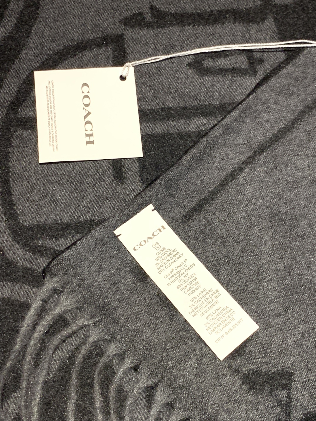 蔻驰 2025年新款到！Coach爆款！披肩也太好看了吧！不仅有颜值还有品质，手感超级软糯和舒服，尺寸1