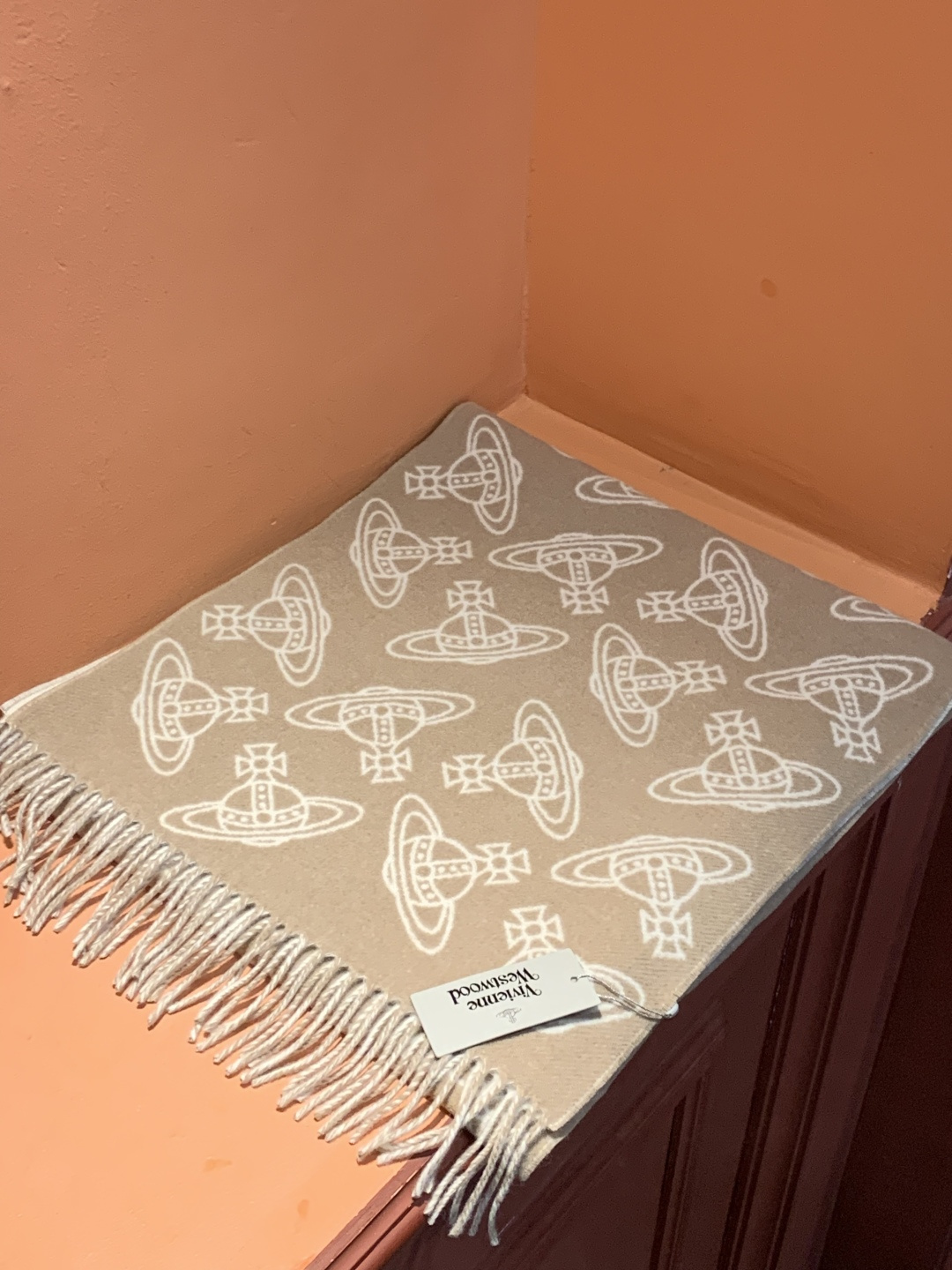 时髦女孩必备，土星🪐，西太后单品！羊羔毛围巾披肩两用！尺寸：40cm*180cm