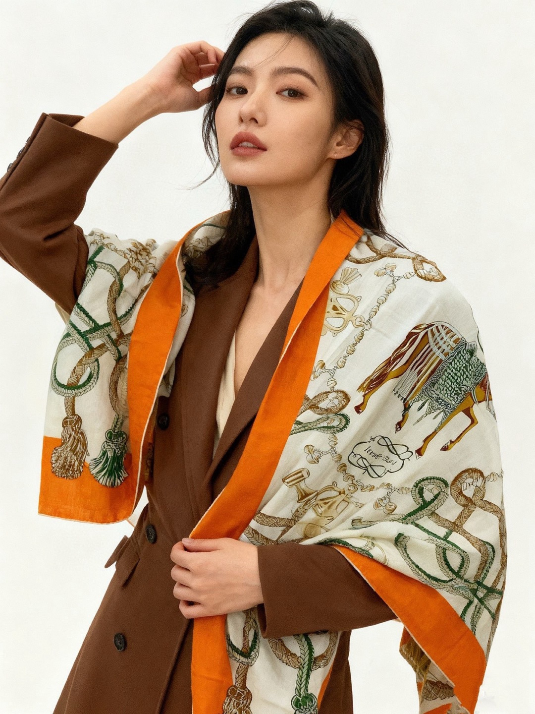 💟2025年秋冬上新💞【双面同色丝绒方巾】手工卷边山羊绒和真丝混纺披肩（70%山羊绒，30%桑蚕丝）这款