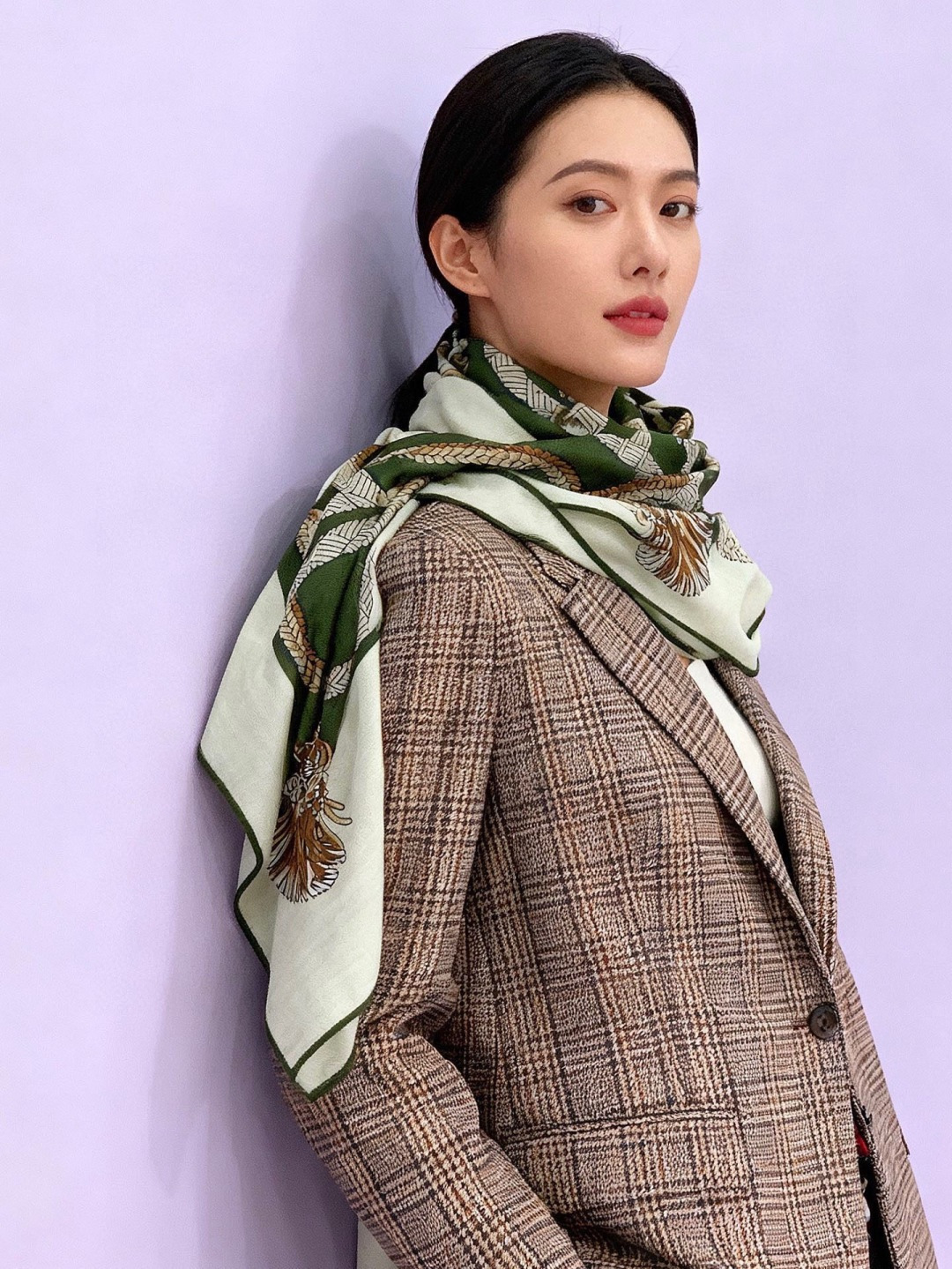 💟2025年秋冬上新💞【双面同色丝绒方巾】手工卷边山羊绒和真丝混纺披肩（70%山羊绒，30%桑蚕丝）这款