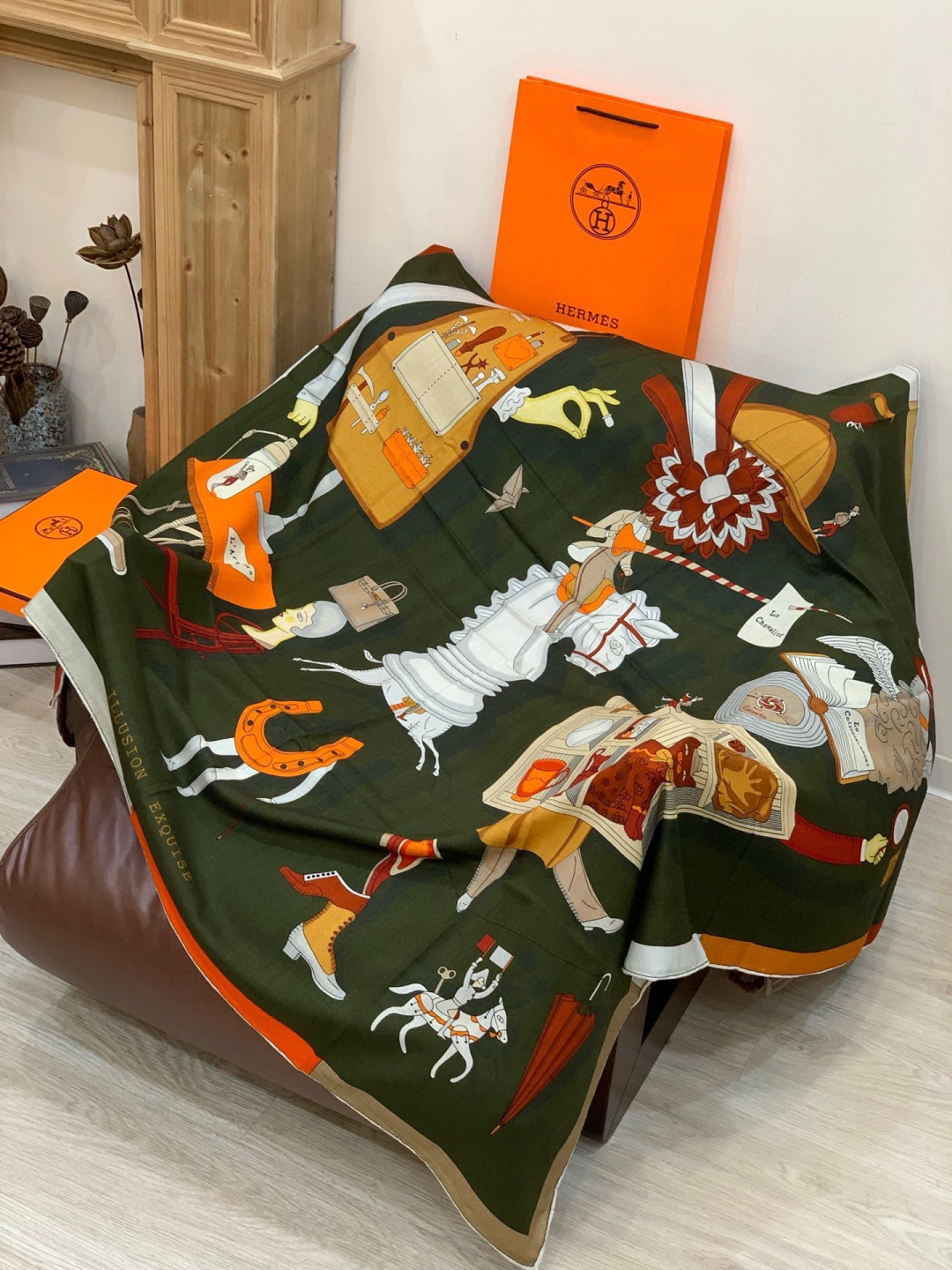 羊绒新款🆕👏👏买了都说好看‼️推荐💕爱马仕双面同色羊绒方巾【双面同色140】，顶级工艺超值‼️爱马仕专柜