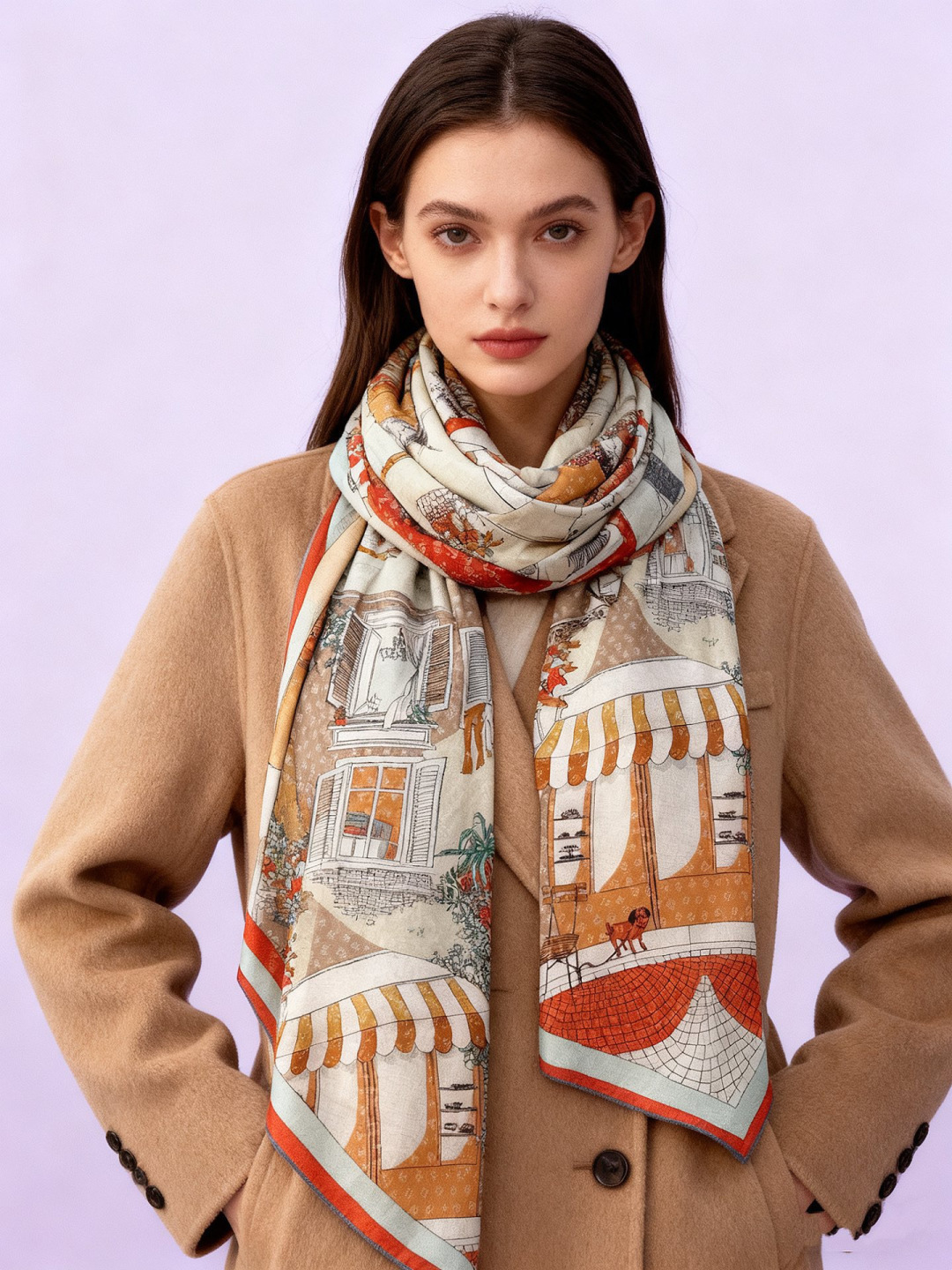 Fendi方形围巾 丝绒材质。采用定制的“Walking around Rome”图案，灵感源自罗马的历