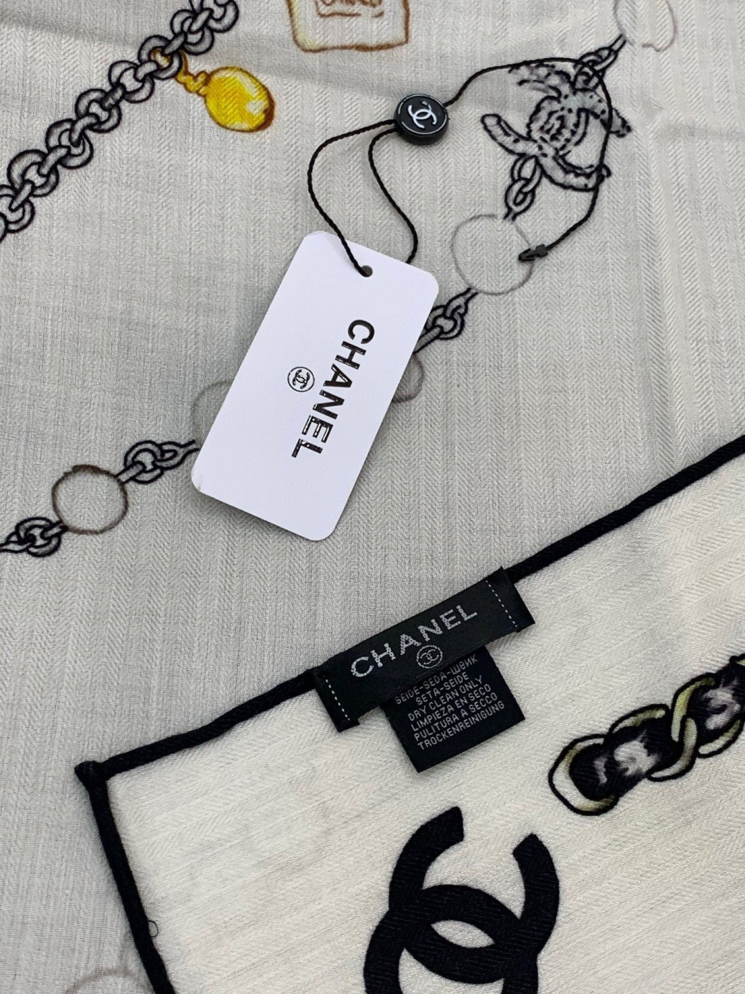 Chanel ~25秋冬新品～“珠光宝气”【140双面丝绒披肩】手工卷边丝绒方巾（30%桑蚕丝70%羊绒