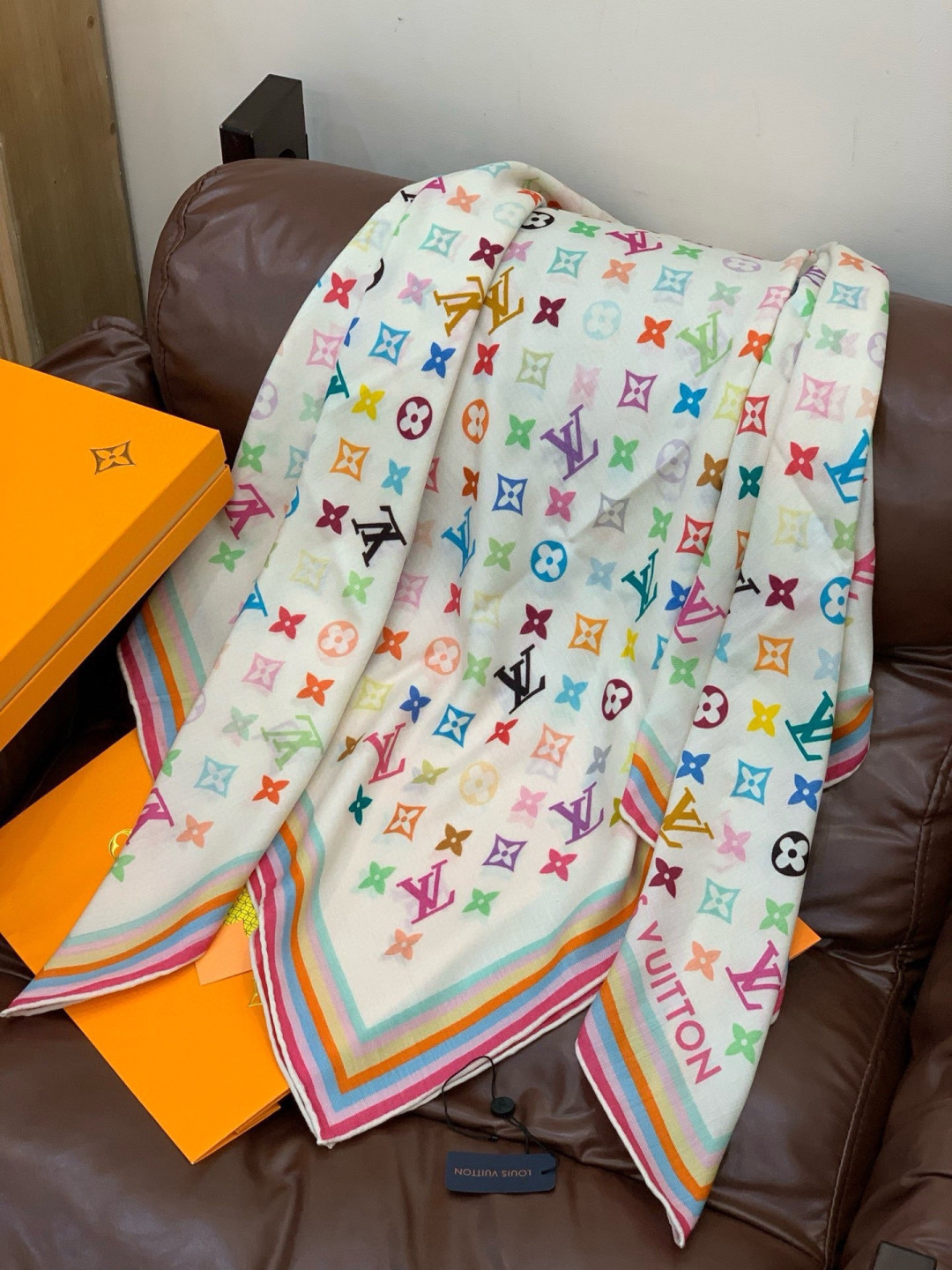 LV x TM 140披肩【140顶级丝绒双面同色披肩】本款LVxTMMonogram Multicol