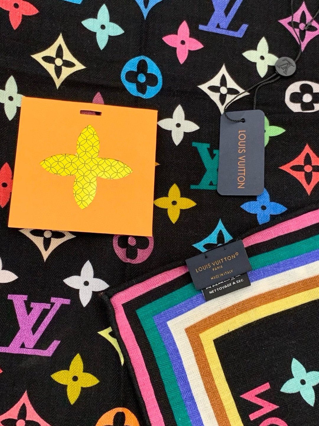 LV x TM 140披肩【140顶级丝绒双面同色披肩】本款LVxTMMonogram Multicol