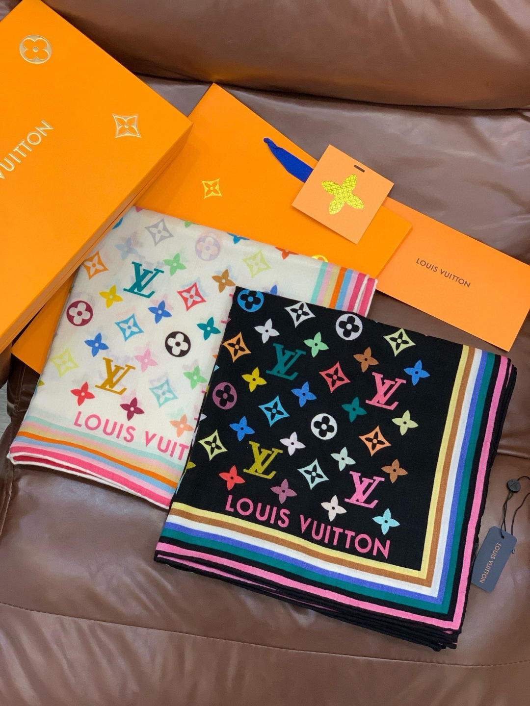LV x TM 140披肩【140顶级丝绒双面同色披肩】本款LVxTMMonogram Multicol