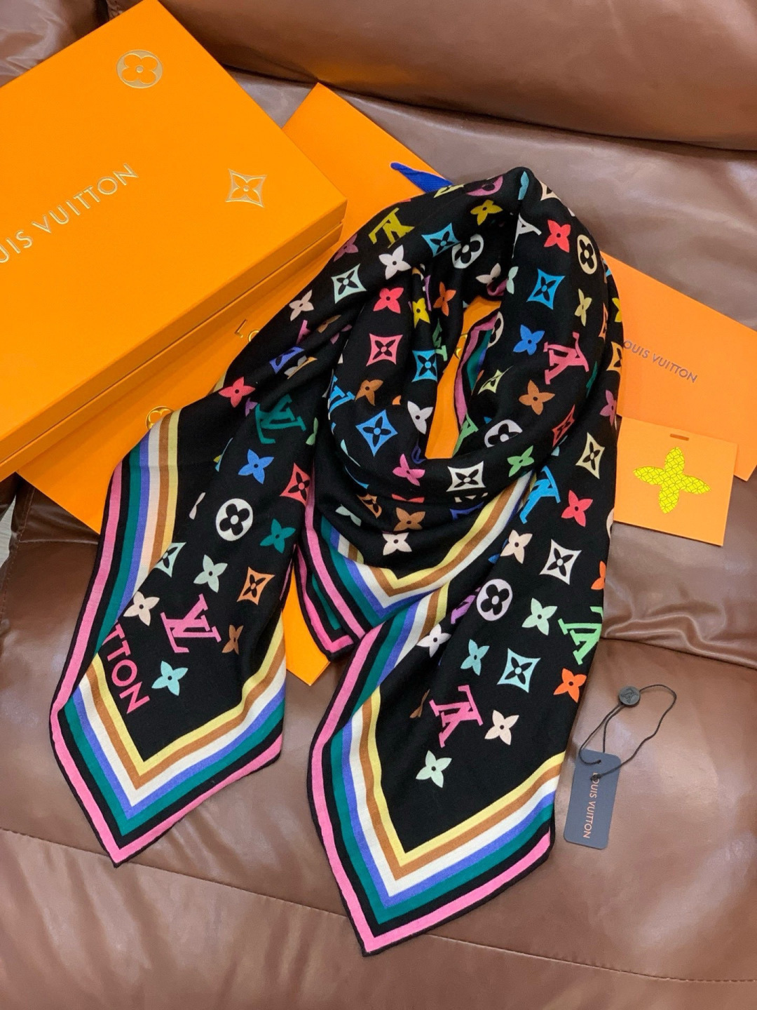 LV x TM 140披肩【140顶级丝绒双面同色披肩】本款LVxTMMonogram Multicol