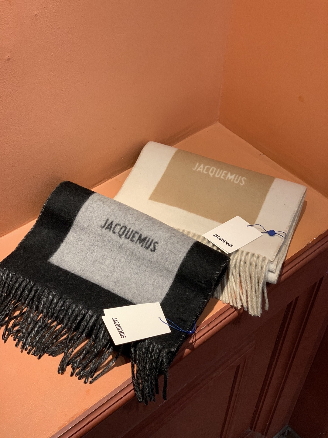 Jacquemus 双面围巾❗今年真的被疯狂种草 今年冬天就非宠这条 好看的要疯掉了，太有型太有魅力了❗