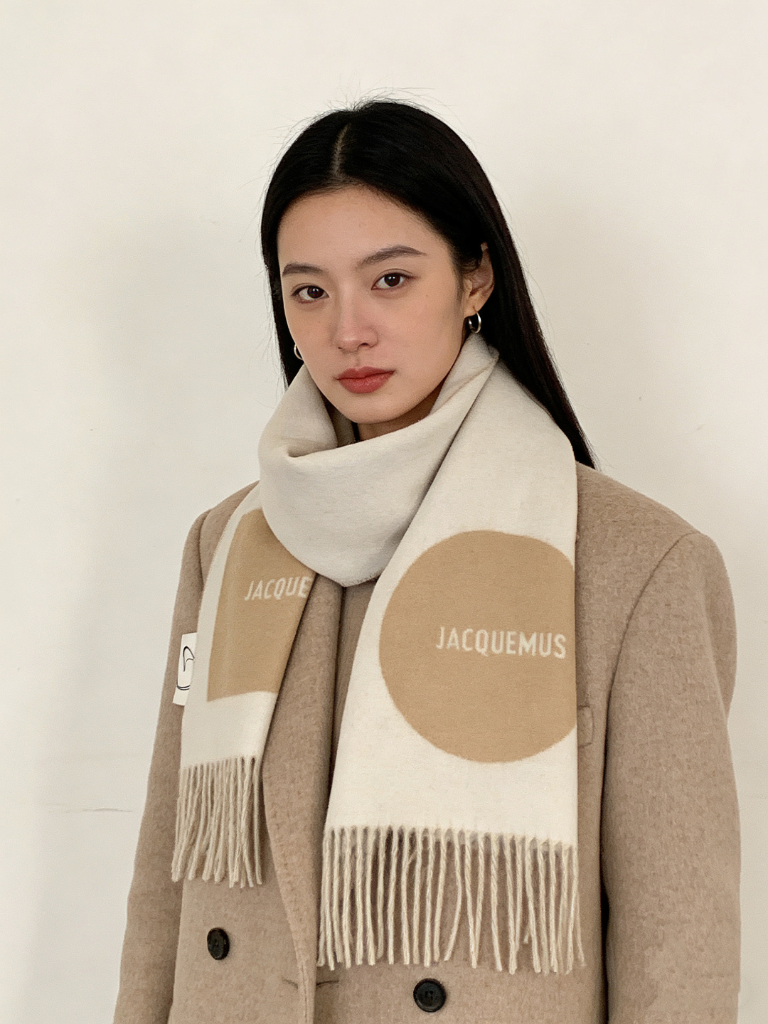 Jacquemus 双面围巾❗今年真的被疯狂种草 今年冬天就非宠这条 好看的要疯掉了，太有型太有魅力了❗