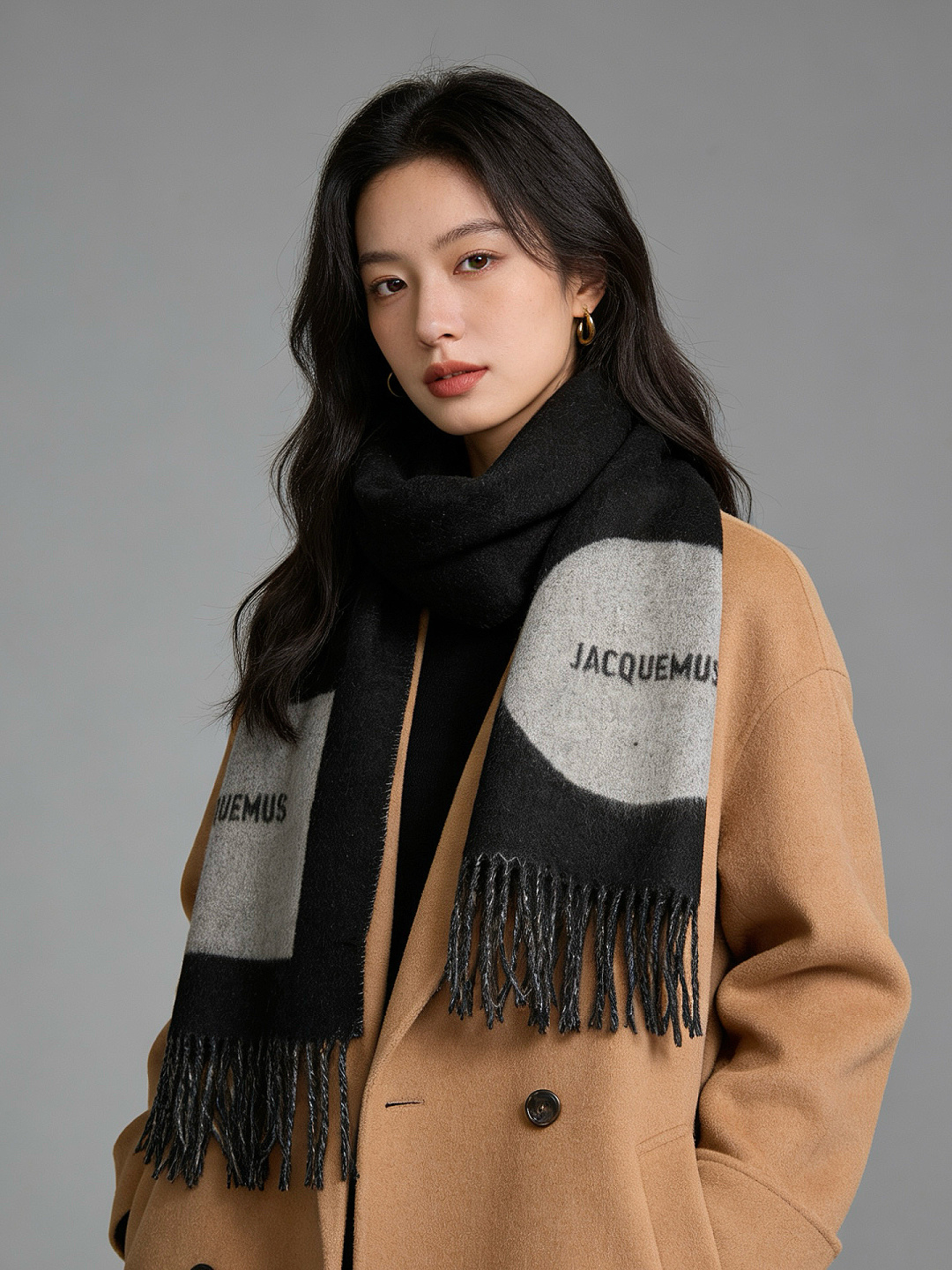 Jacquemus 双面围巾❗今年真的被疯狂种草 今年冬天就非宠这条 好看的要疯掉了，太有型太有魅力了❗