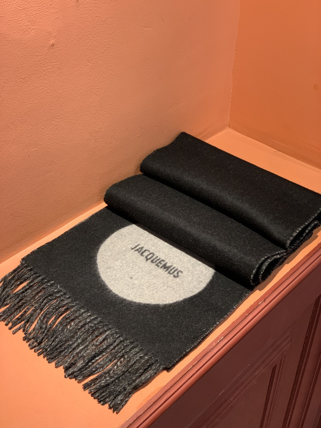 Jacquemus 双面围巾❗今年真的被疯狂种草 今年冬天就非宠这条 好看的要疯掉了，太有型太有魅力了❗