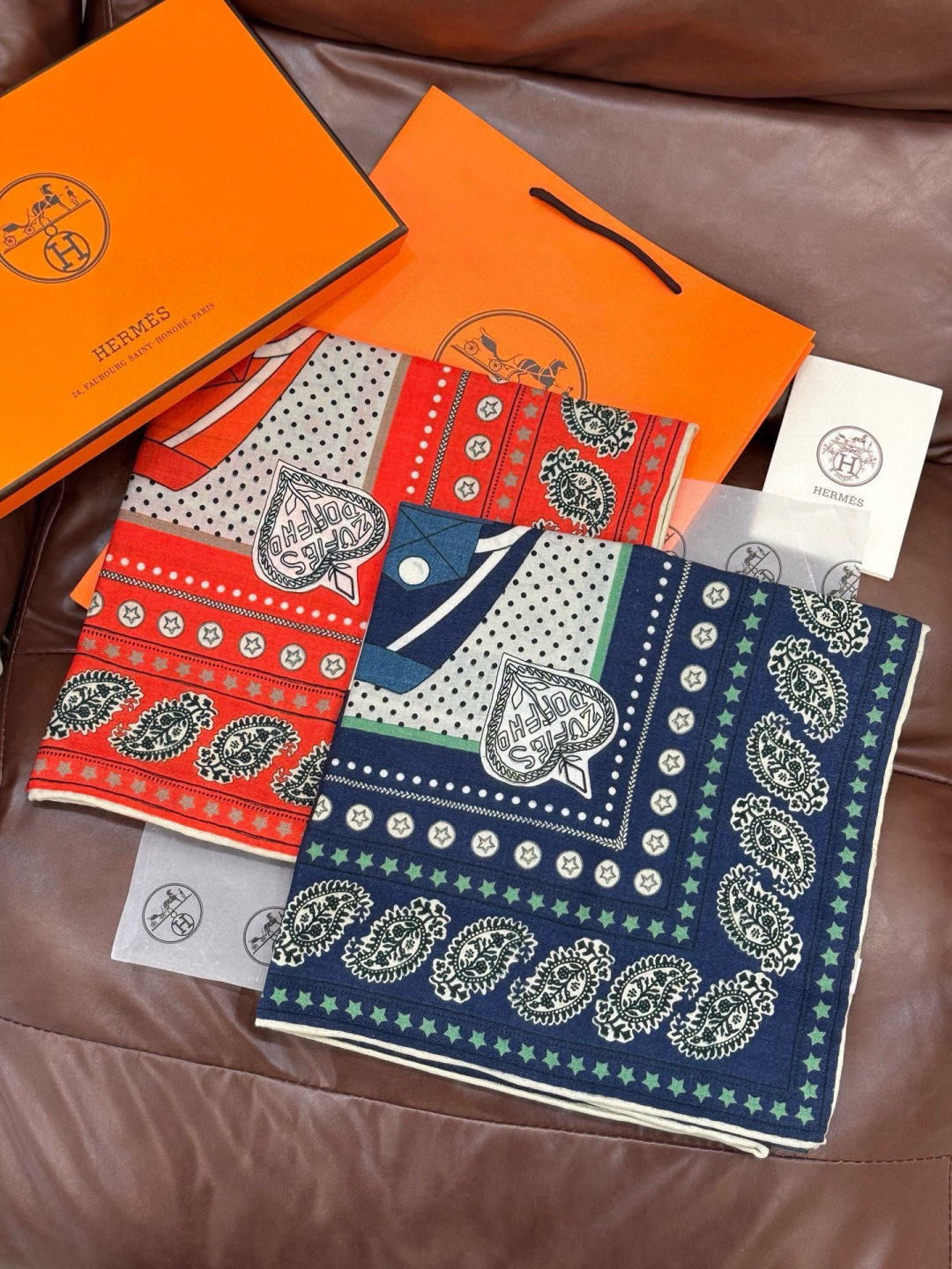 💟羊绒新款🆕👏👏买了都说好看‼️推荐💕爱马仕双面同色羊绒方巾，顶级工艺超值‼️爱马仕专柜爆款🎁💟立体呈现