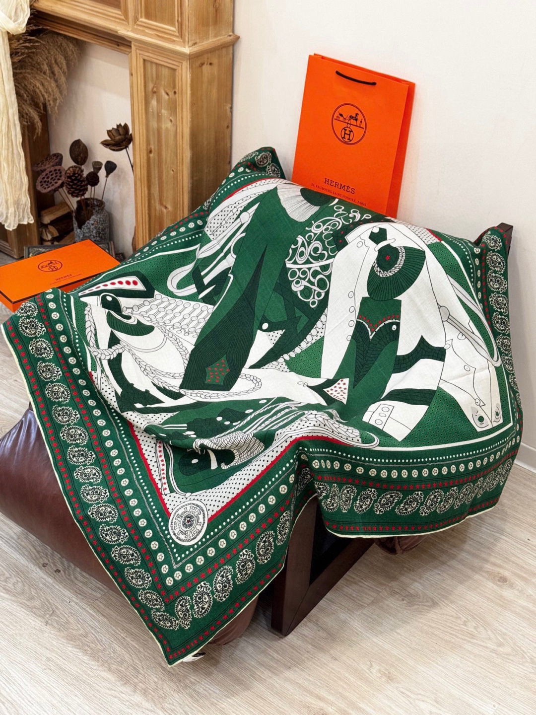 💟羊绒新款🆕👏👏买了都说好看‼️推荐💕爱马仕双面同色羊绒方巾，顶级工艺超值‼️爱马仕专柜爆款🎁💟立体呈现