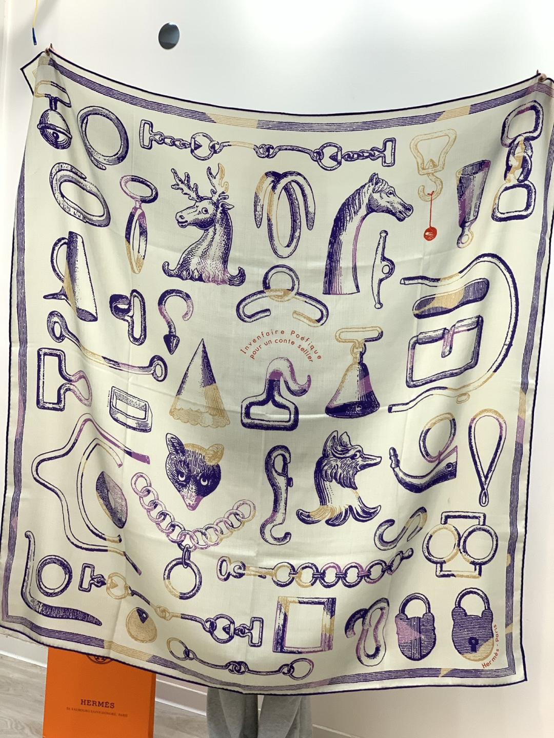 爱马仕(Hermes)【💗】 | “马具故事的诗意回顾”140披肩 【上新❤️】 永远秉承高品质手工卷边