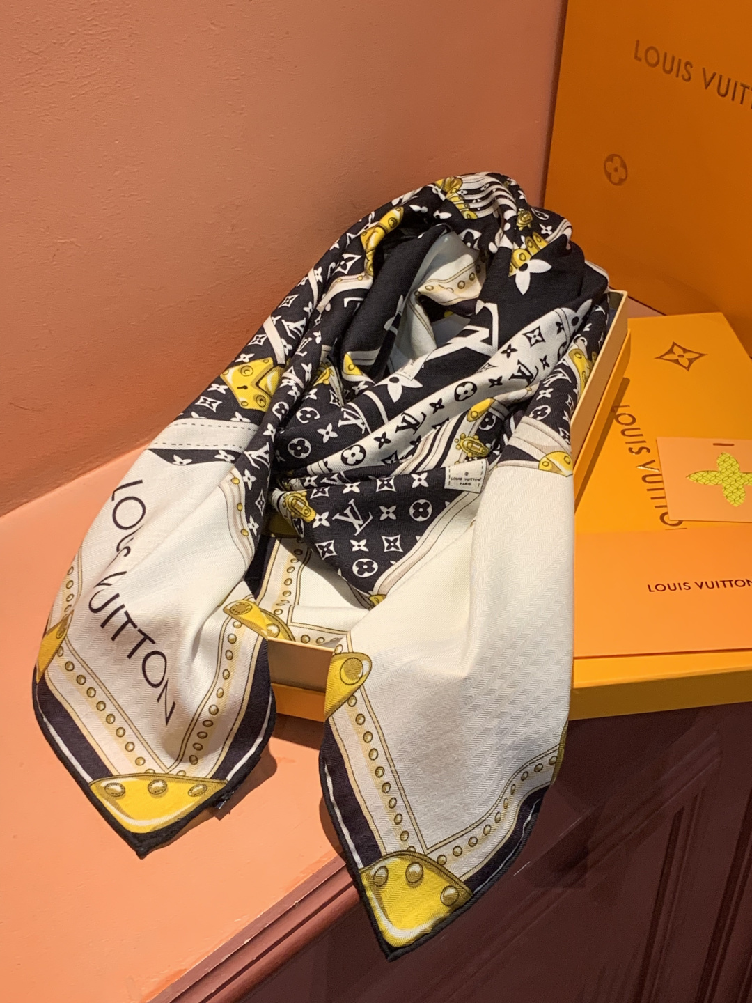 MY NEVERFULL 140丝绒方巾【140顶级丝绒双面同色】My Neverfull 丝绒方巾回溯