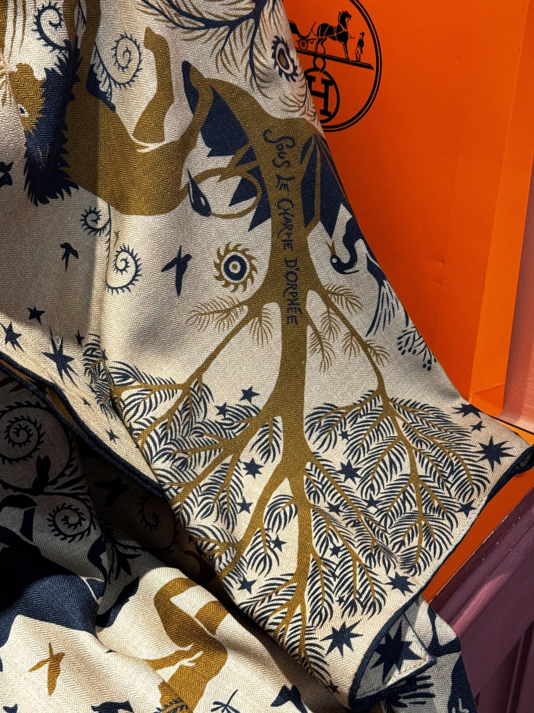 羊绒新款🆕👏👏买了都说好看‼️推荐💕爱马仕双面同色羊绒方巾【玛雅森林双面同色140】，顶级工艺超值‼️爱