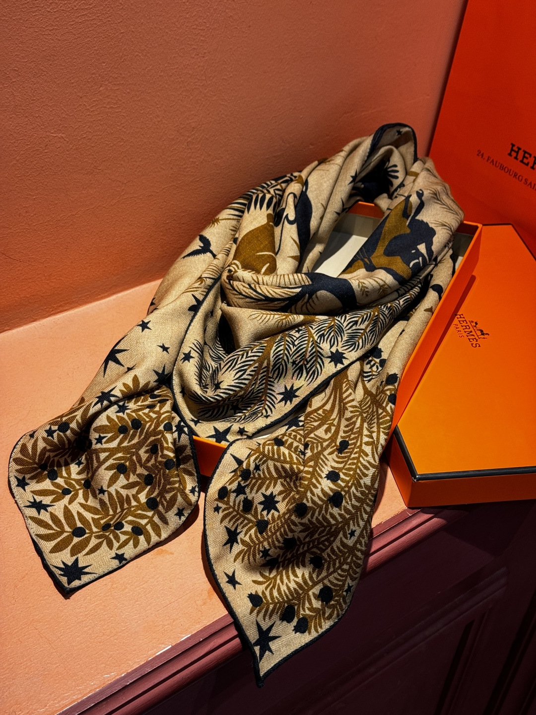 羊绒新款🆕👏👏买了都说好看‼️推荐💕爱马仕双面同色羊绒方巾【玛雅森林双面同色140】，顶级工艺超值‼️爱