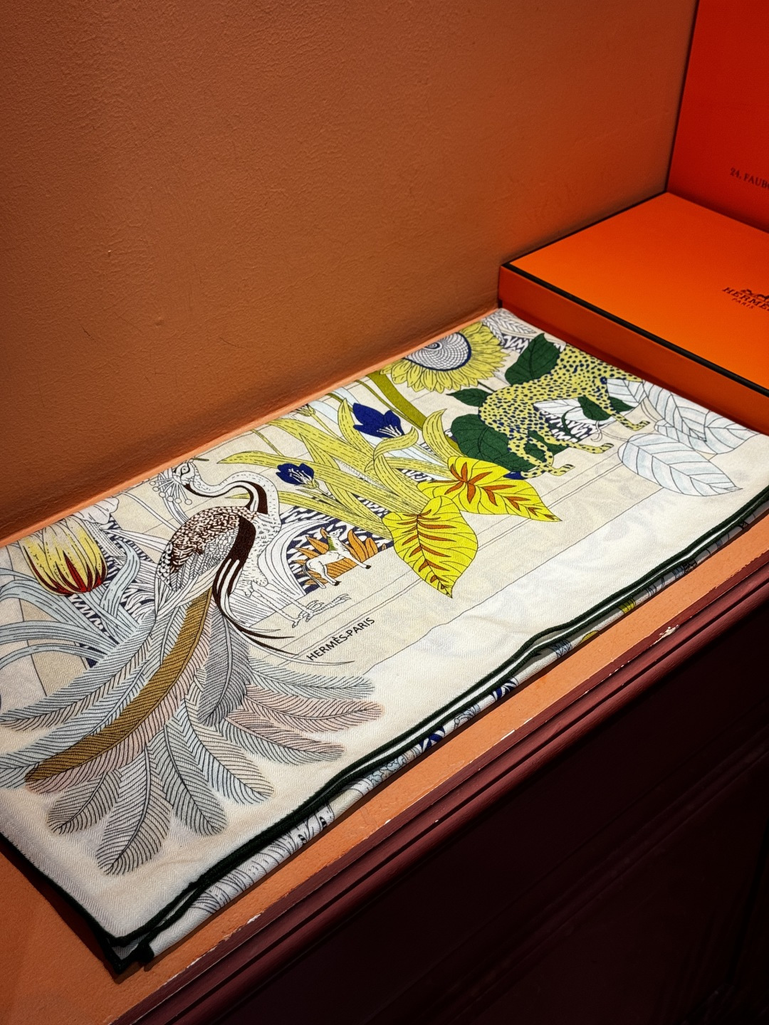 羊绒新款🆕👏买了都说好看‼️推荐💕爱马仕双面同色羊绒方巾，【奇珍乐园双面同色140】顶级工艺超值‼️爱马