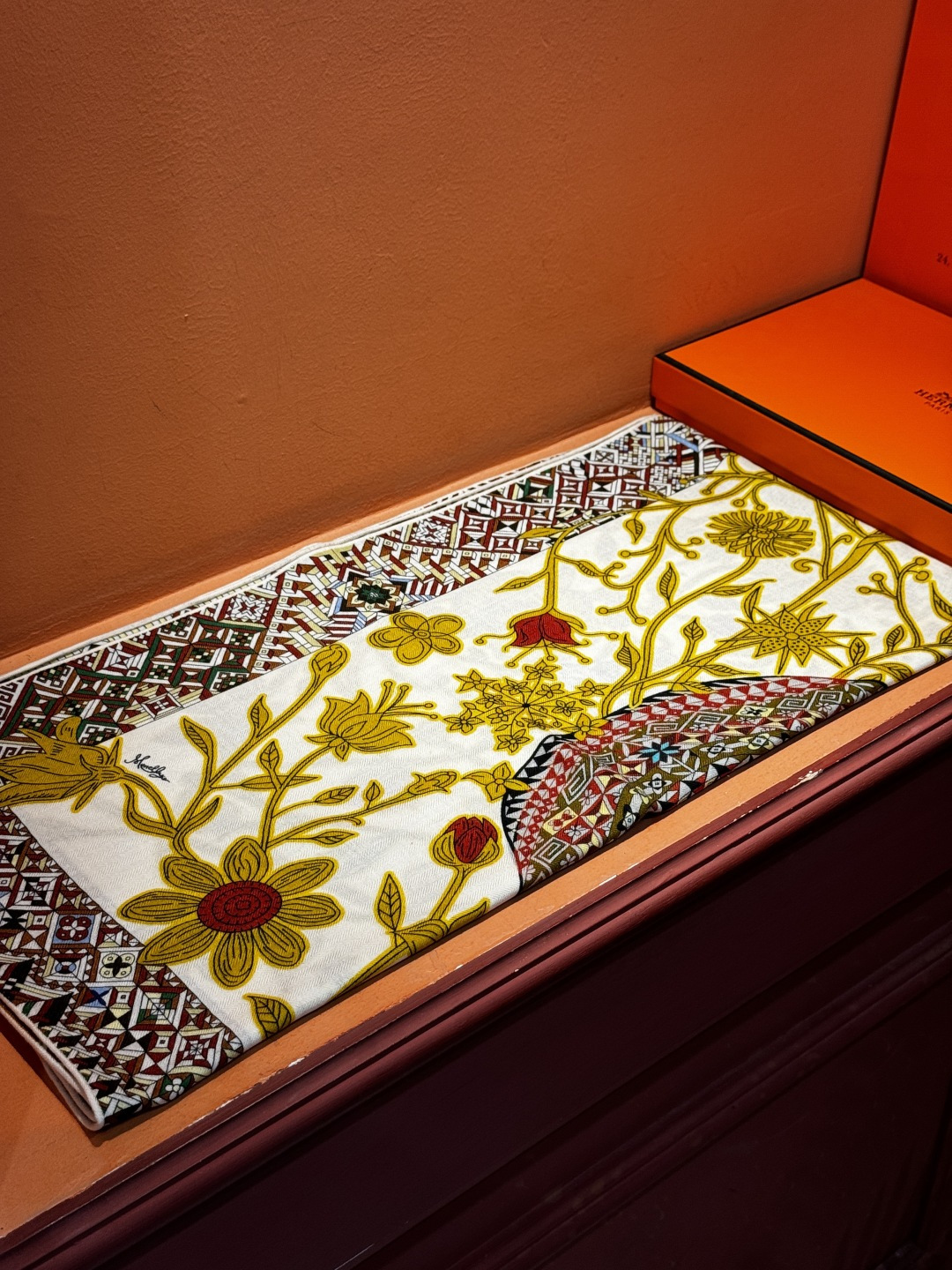 羊绒新款🆕👏👏买了都说好看‼️推荐💕爱马仕双面同色羊绒方巾【美洲豹与蜂鸟双面同色140】，顶级工艺超值‼