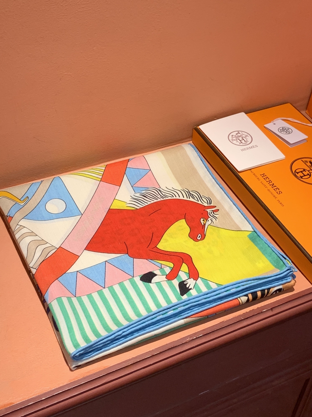 羊绒新款🆕👏👏买了都说好看‼️推荐💕爱马仕双面同色羊绒方巾【双面同色140】，顶级工艺超值‼️爱马仕专柜