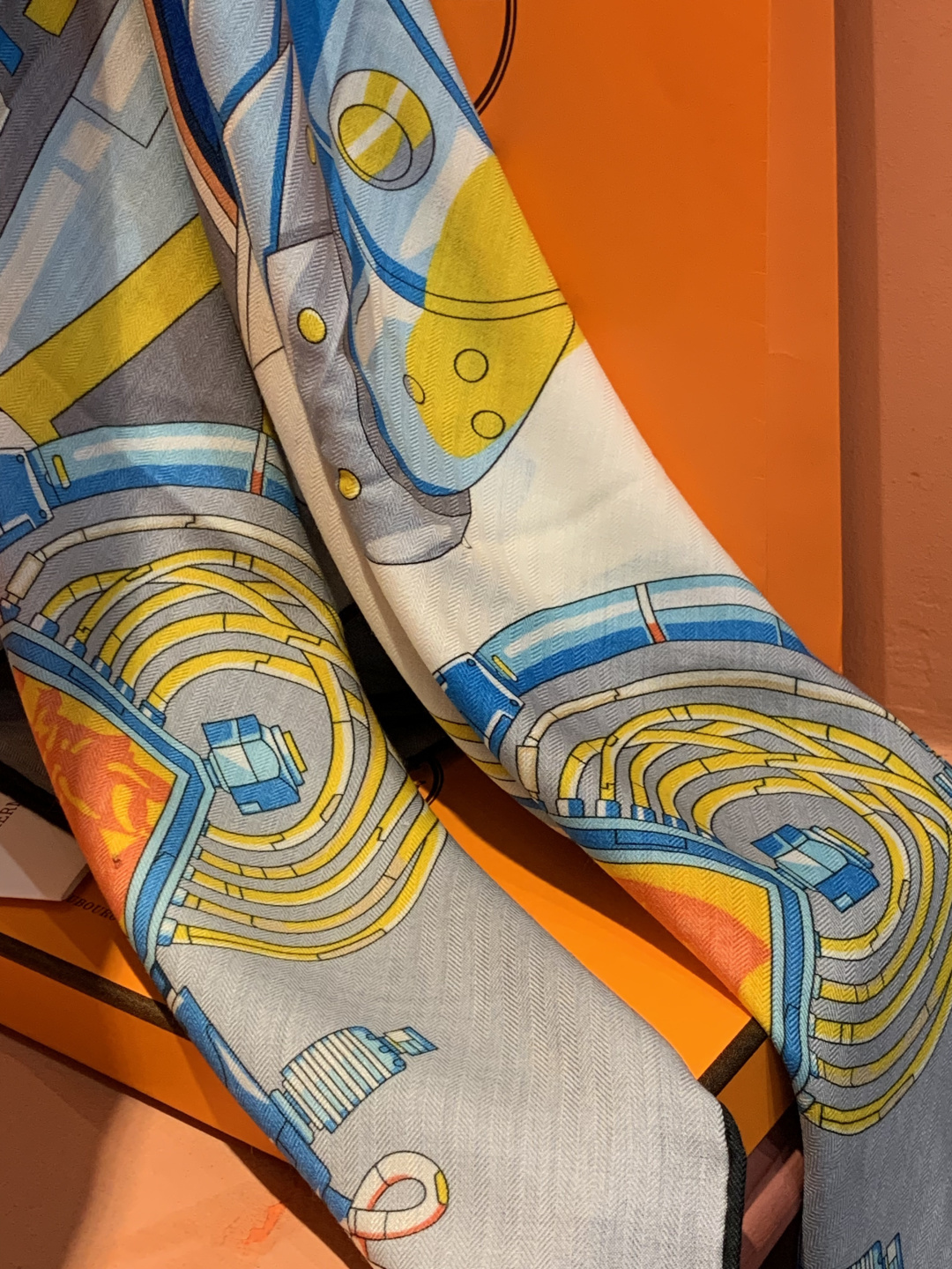 羊绒新款🆕👏👏买了都说好看‼️推荐💕爱马仕双面同色羊绒方巾【双面同色140】，顶级工艺超值‼️爱马仕专柜