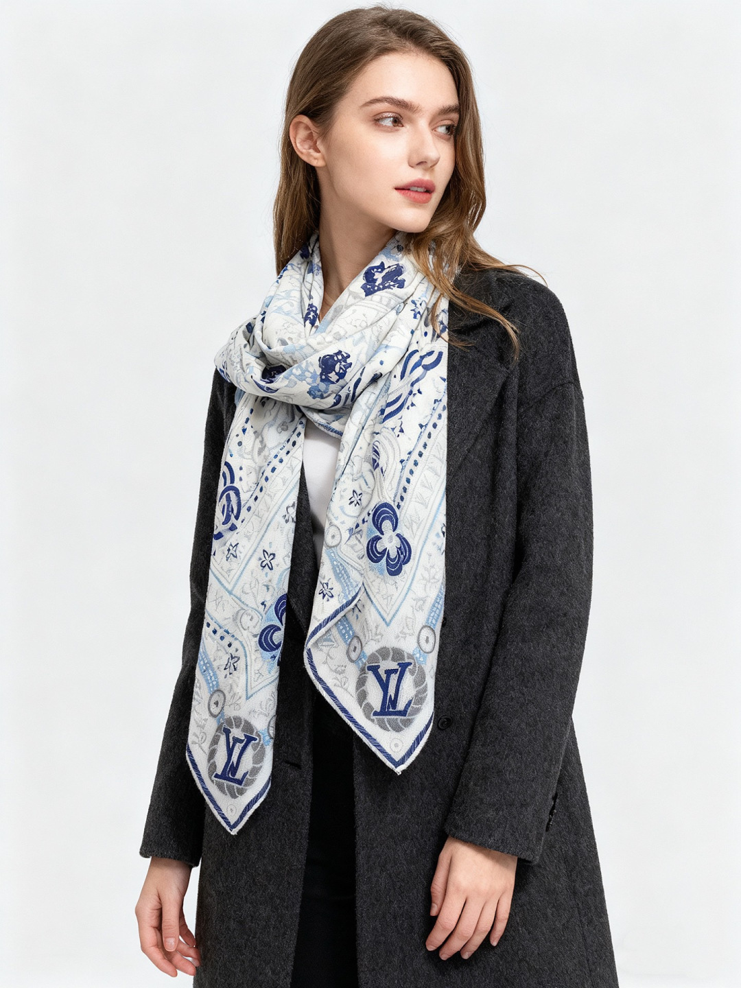 LV x TM 140披肩【140顶级丝绒双面同色披肩】本款LVxTMMonogram Multicol