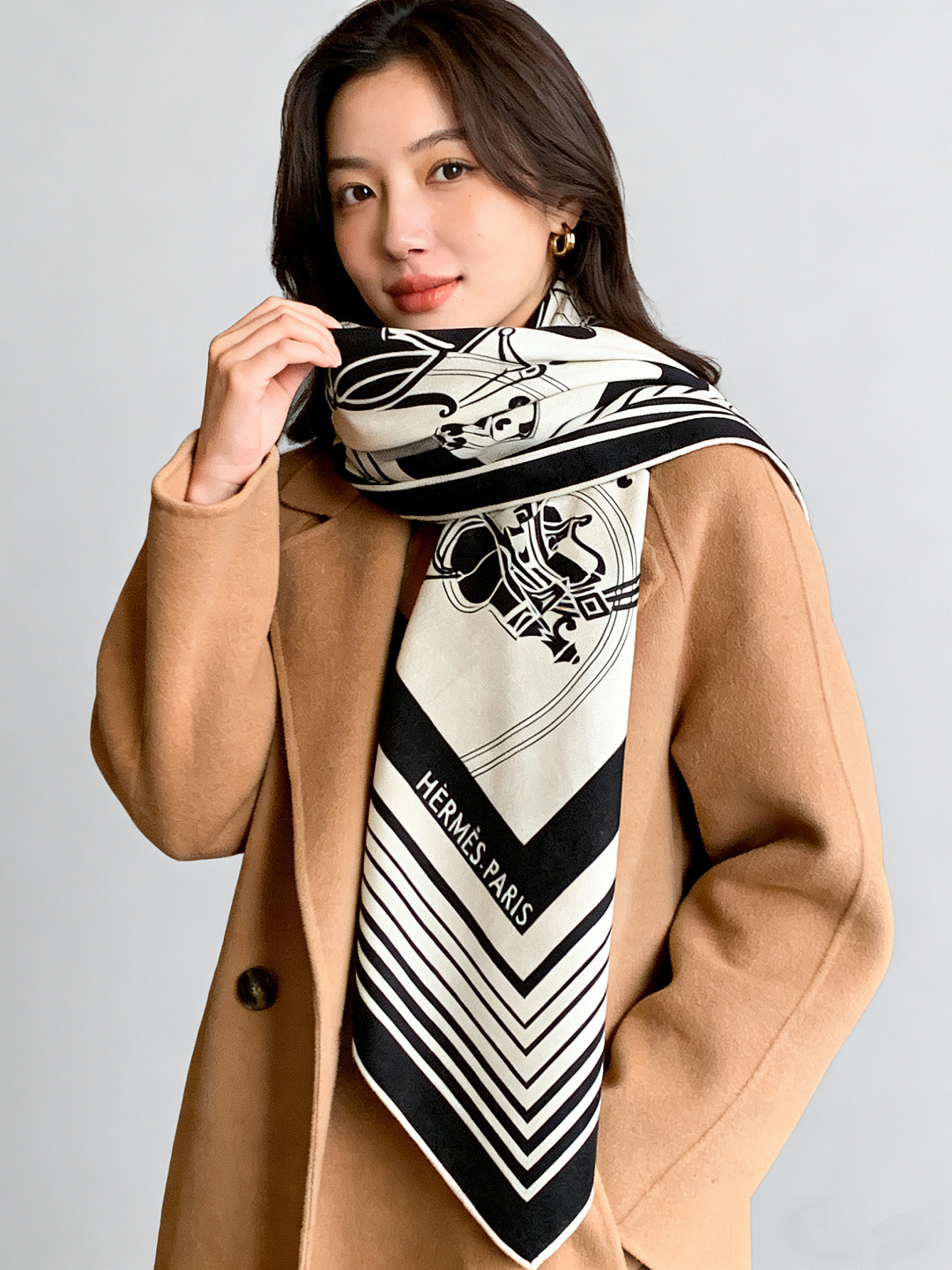 羊绒新款🆕👏👏买了都说好看‼️推荐💕爱马仕双面同色羊绒方巾【双面同色140】，顶级工艺超值‼️爱马仕专柜