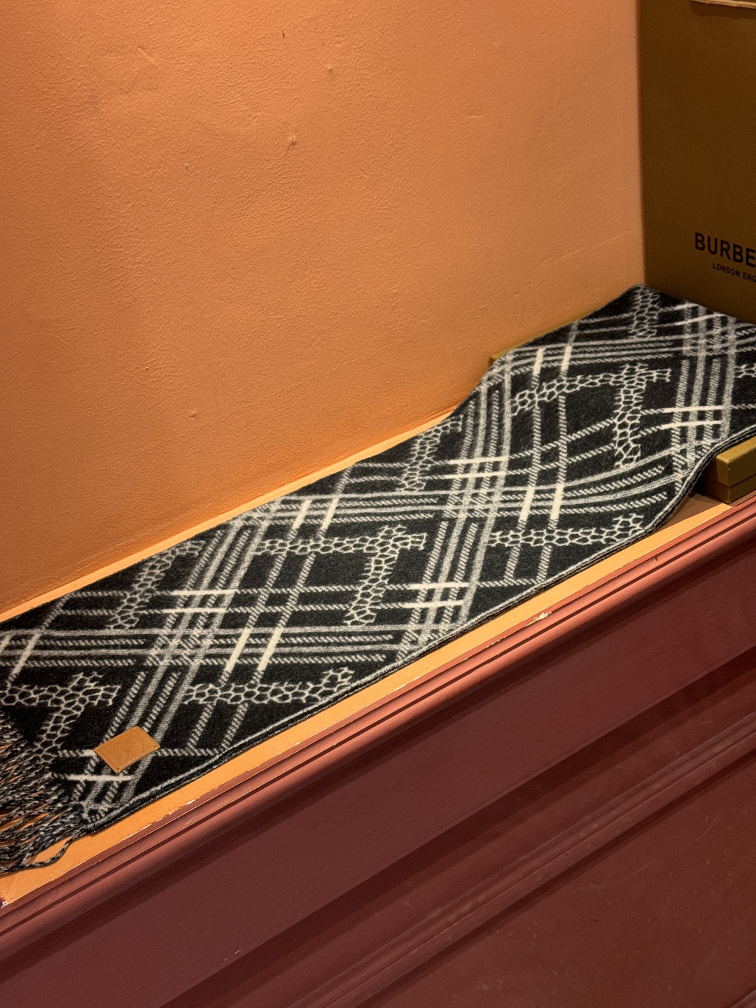 双面围巾 🆕Burberry · 巴宝莉格子围巾❗️好看的要疯掉了，太有型太有魅力了❗️❗️非常斯文时尚