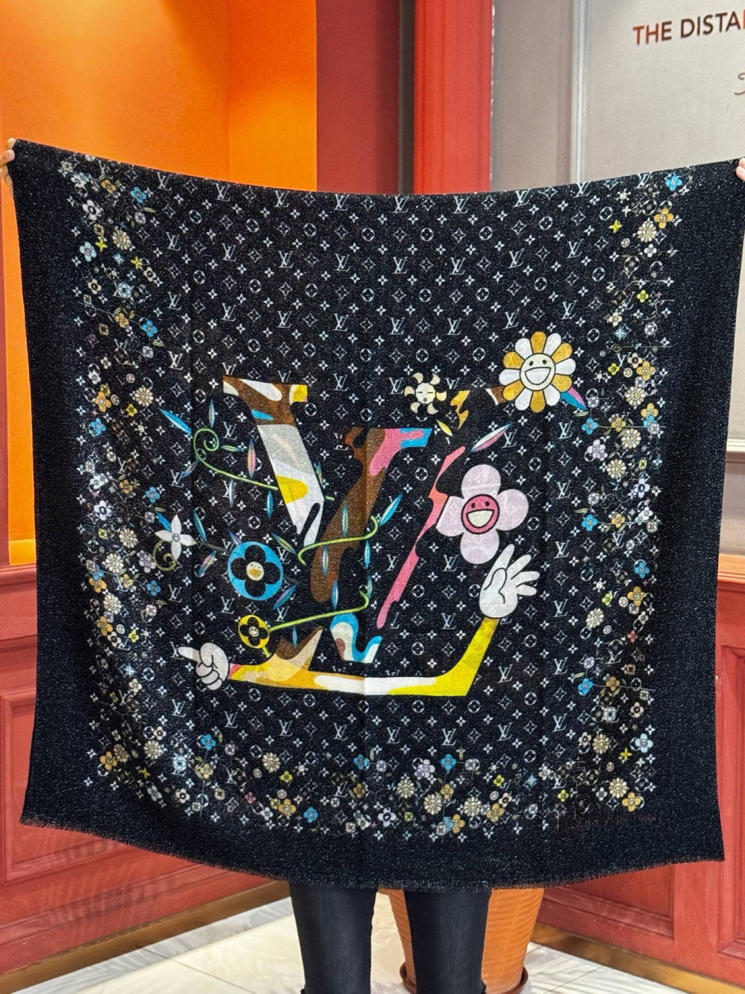 会发光发亮的围巾25年新品🌈上新 专柜同步材质 LV x TM Monogram SuPerflat F