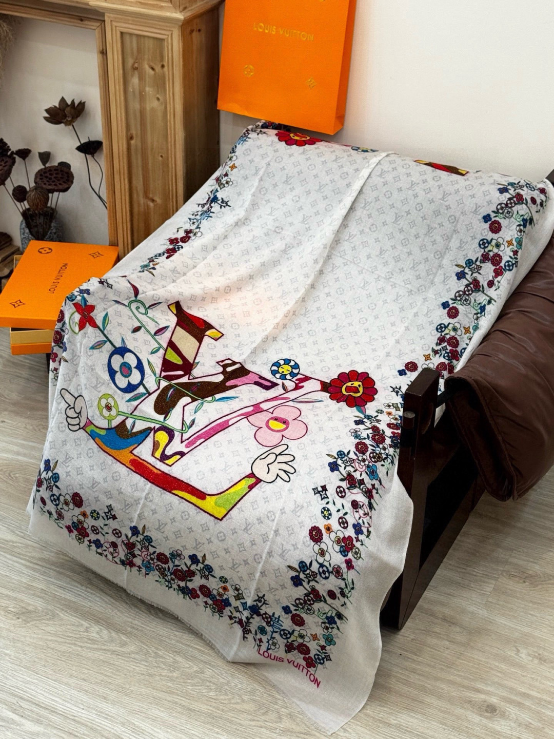 会发光发亮的围巾25年新品🌈上新 专柜同步材质 LV x TM Monogram SuPerflat F