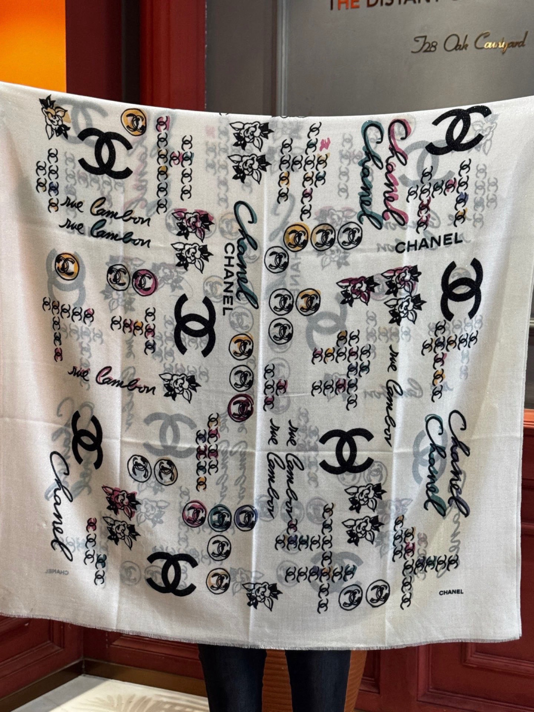 上新🌟 会发光发亮的围巾 💄💋新款客供银线💖羊绒面料长巾 😘美翻了[流泪]【手绘LOGO银线长巾】御用殿