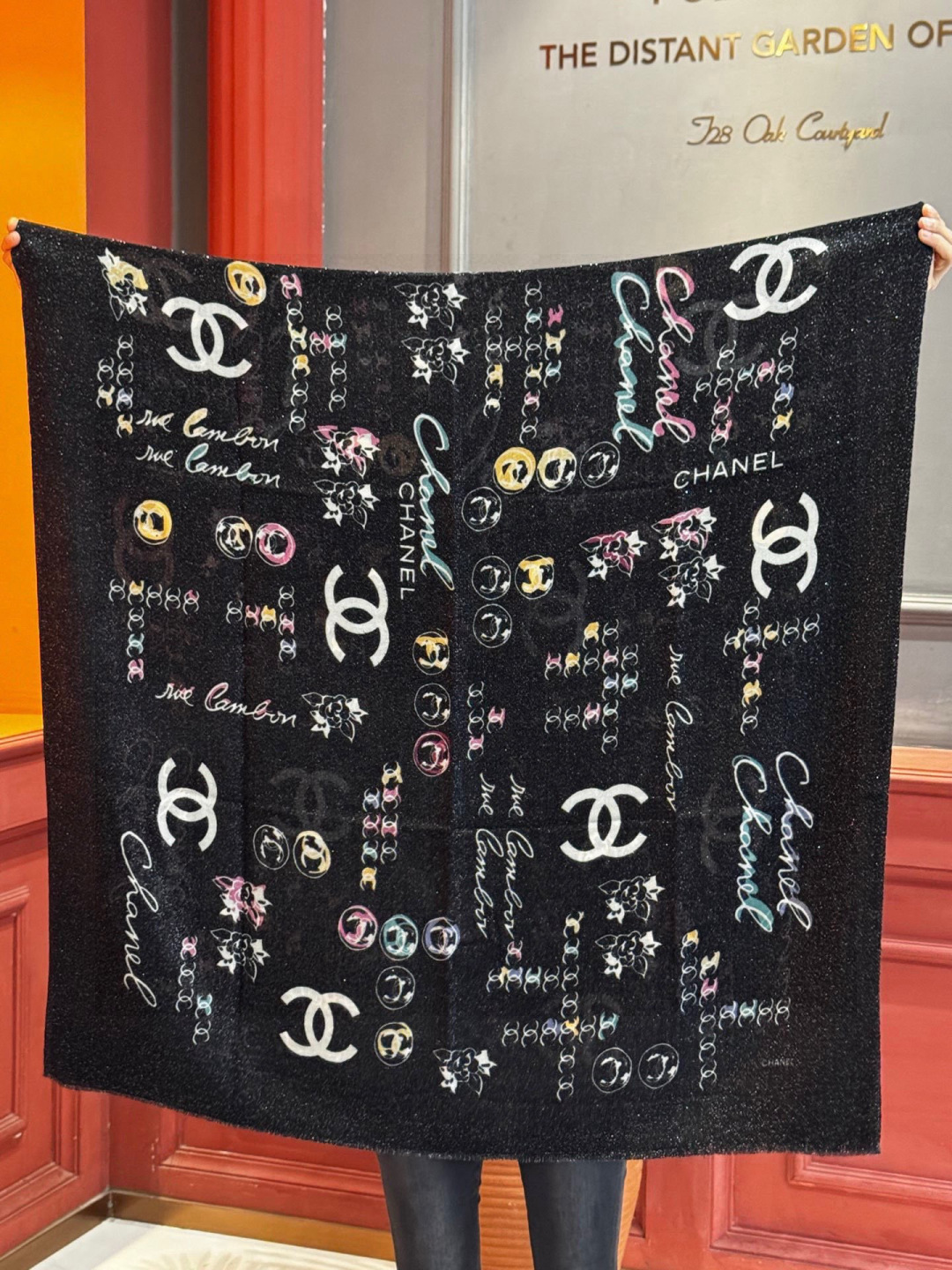 上新🌟 会发光发亮的围巾 💄💋新款客供银线💖羊绒面料长巾 😘美翻了[流泪]【手绘LOGO银线长巾】御用殿