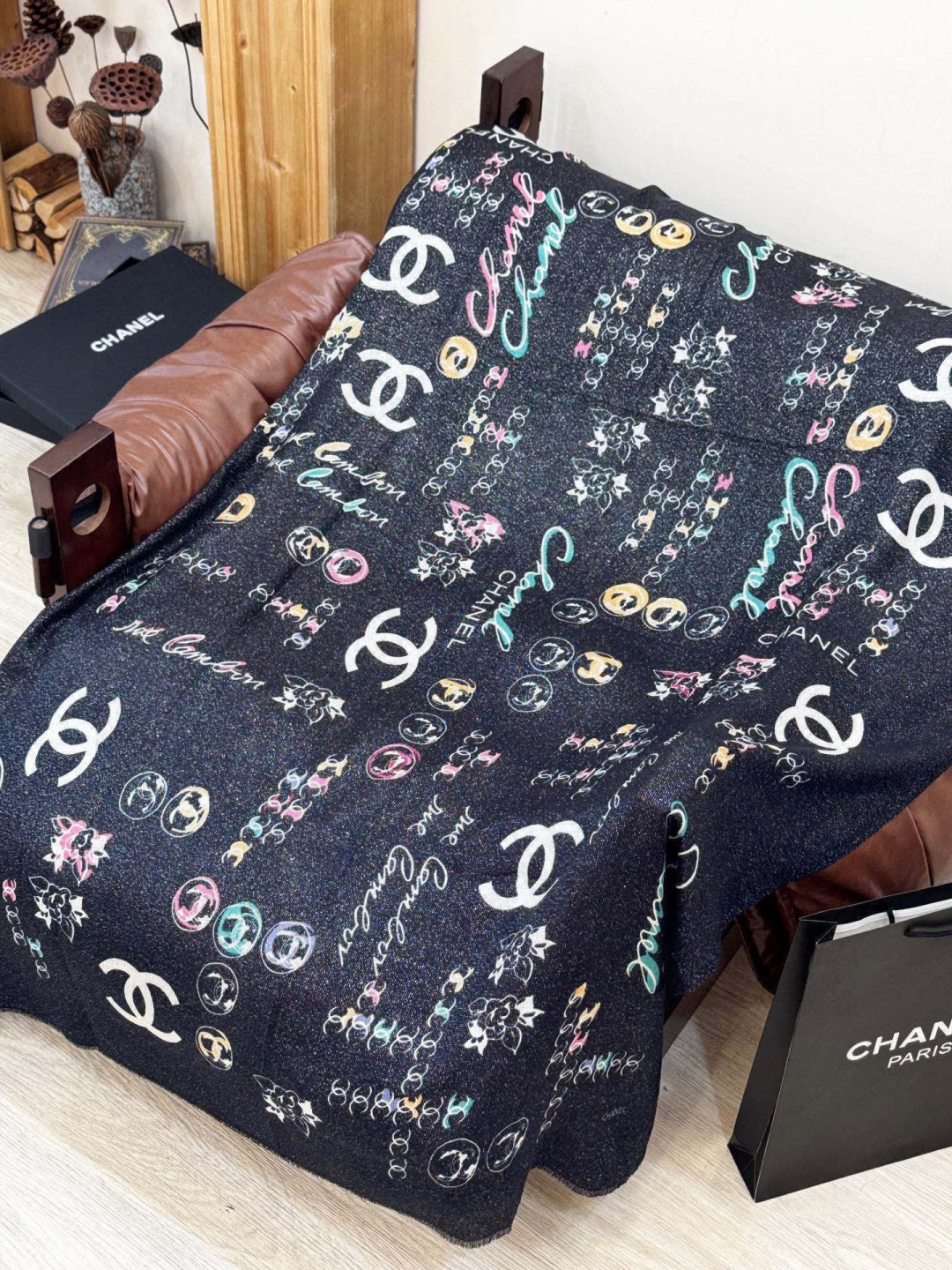 上新🌟 会发光发亮的围巾 💄💋新款客供银线💖羊绒面料长巾 😘美翻了[流泪]【手绘LOGO银线长巾】御用殿