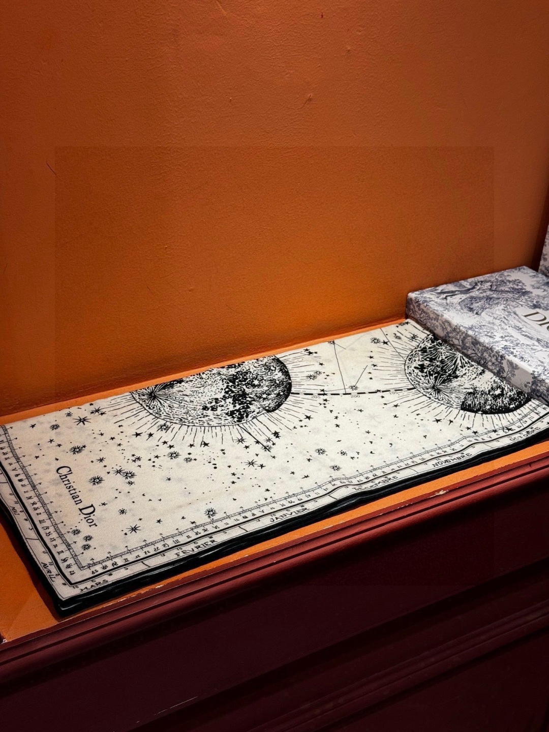 上新💞D家丝巾｛140cm真丝羊绒｝桑蚕丝+羊绒现由彼得罗•鲁福 (Pietro RUffo） 设计的D