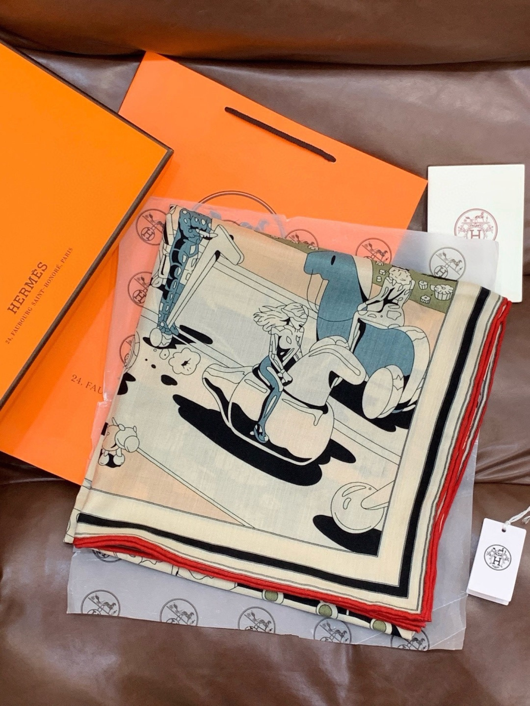 H，目前最热门的 “超现实爱马仕枢纽” 风靡全宇宙，听名字就充斥着未来空间♥️艺术品一样的存在，会绝版的