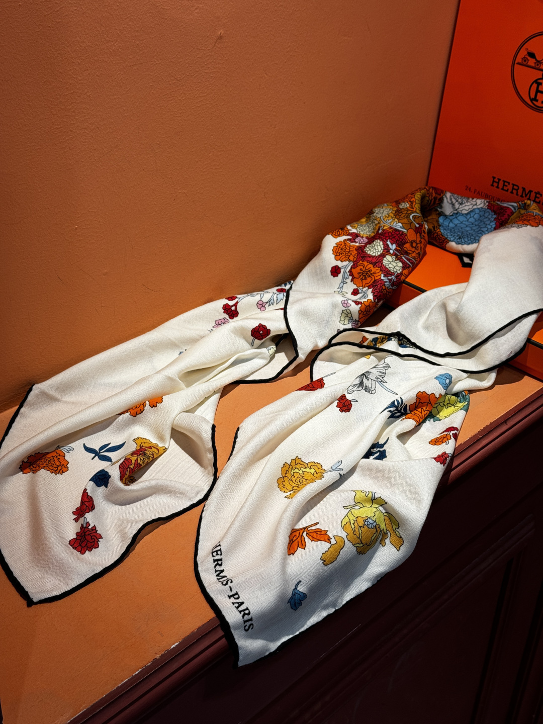 ❤ 双面同色【▪️卓尔不凡，高级有气场！！】非常抬人，带点故事的精彩！永远加分的hermes艺术单品！美