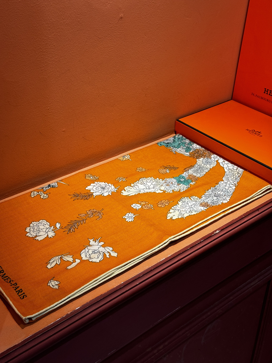 ❤ 双面同色【▪️卓尔不凡，高级有气场！！】非常抬人，带点故事的精彩！永远加分的hermes艺术单品！美